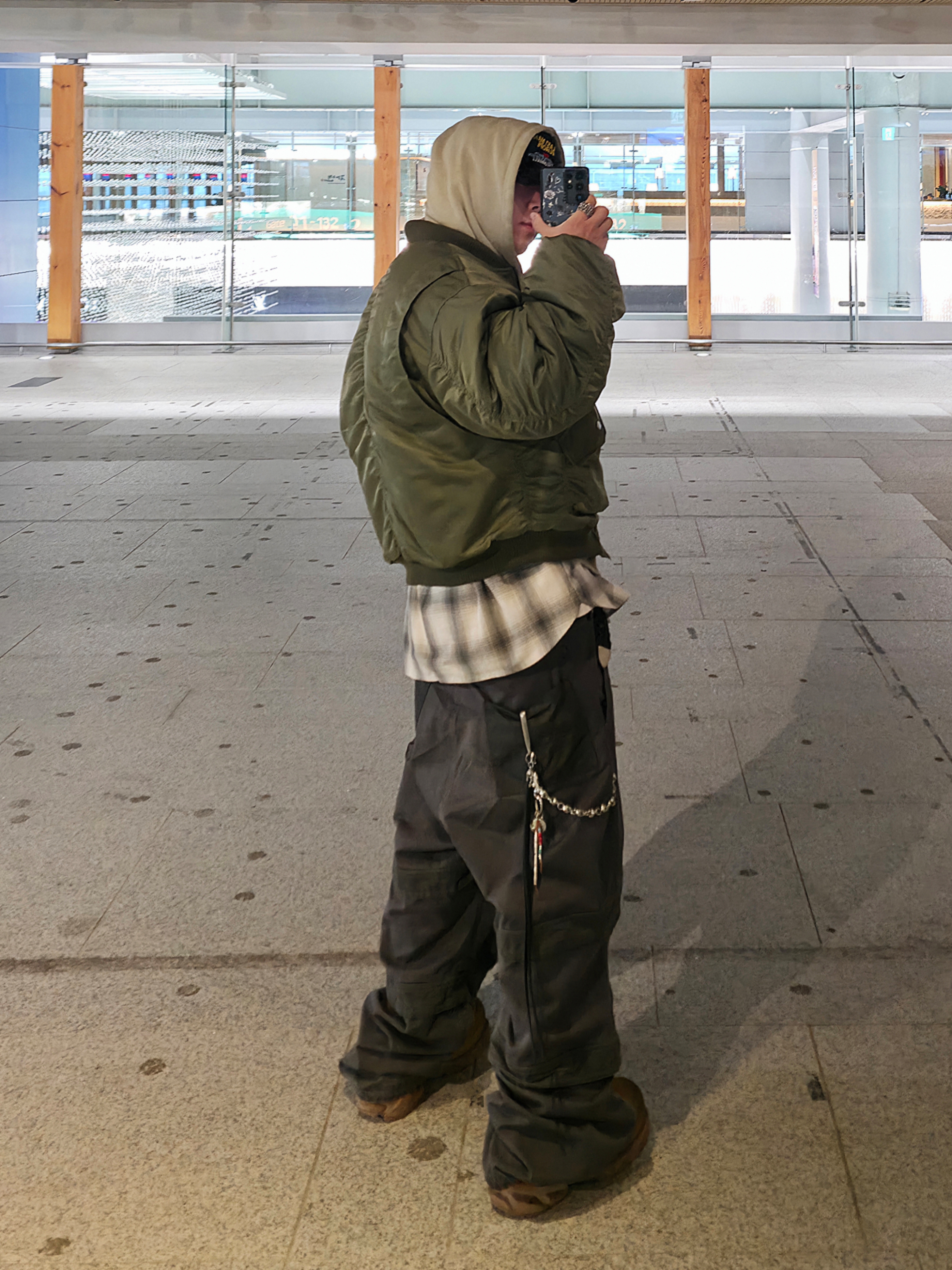 farfromwhat far layered work pants_charcoal, Farfromwhat Far Layered Work Pants Charcoal 착용 스타일 - 4