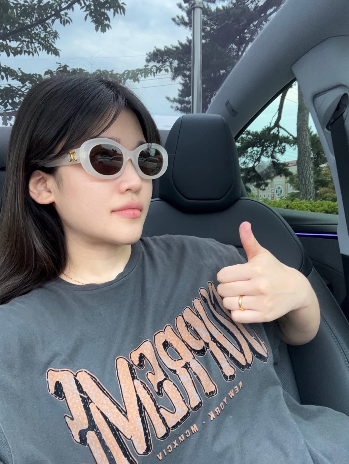 Supreme Flocked Washed S/S Top Black - 25SS, (W) Celine Triomphe 01 Sunglasses in Acetate White Gold 착용 스타일