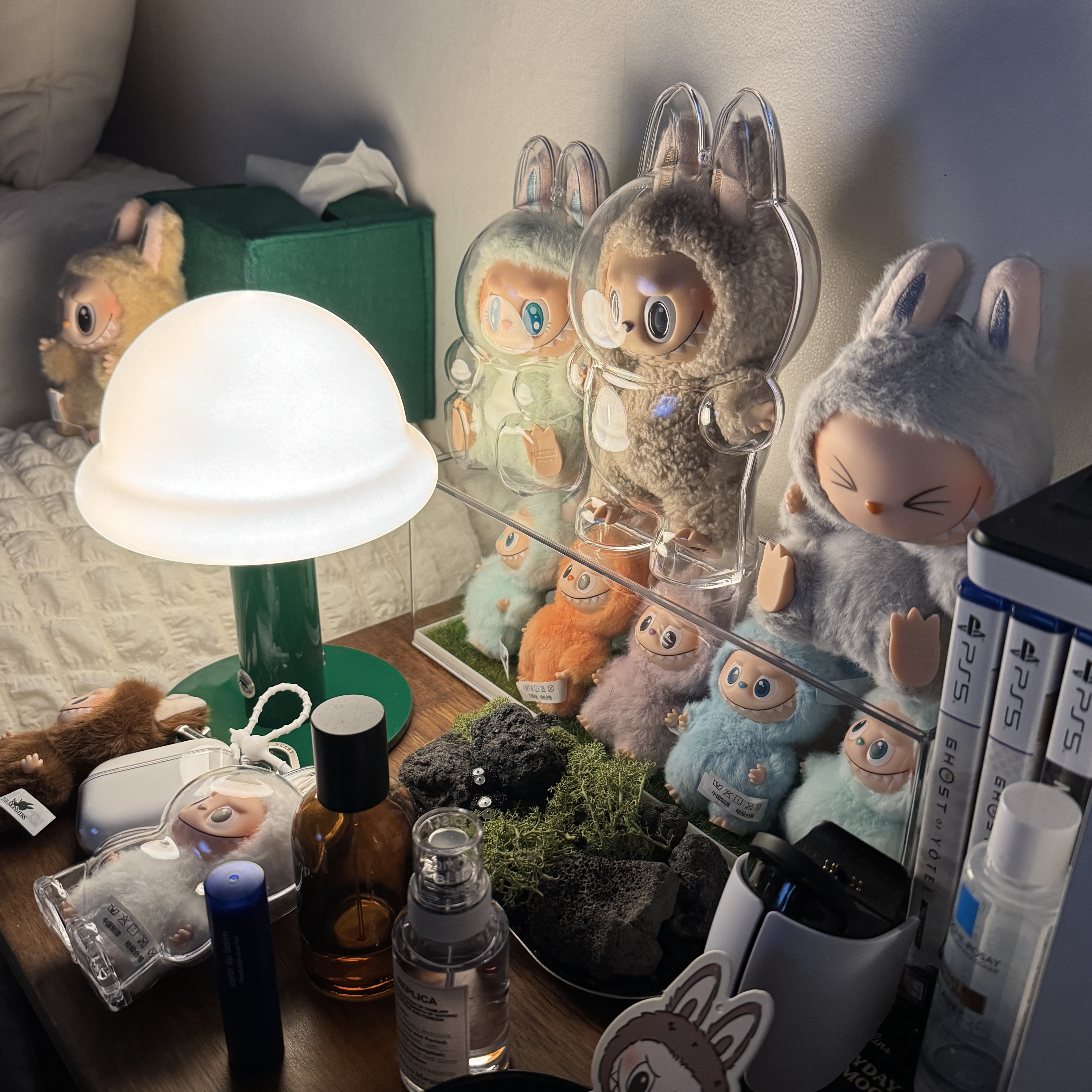 Pop Mart Labubu The Monsters Pin For Love Series Vinyl Plush Pendant Sealed Case (N-Z) (14 Blind Boxes), Pop Mart Labubu The Monsters Pin For Love Series Vinyl Plush Pendant Sealed Case (A-M) (14 Blind Boxes) 착용 스타일 - 2