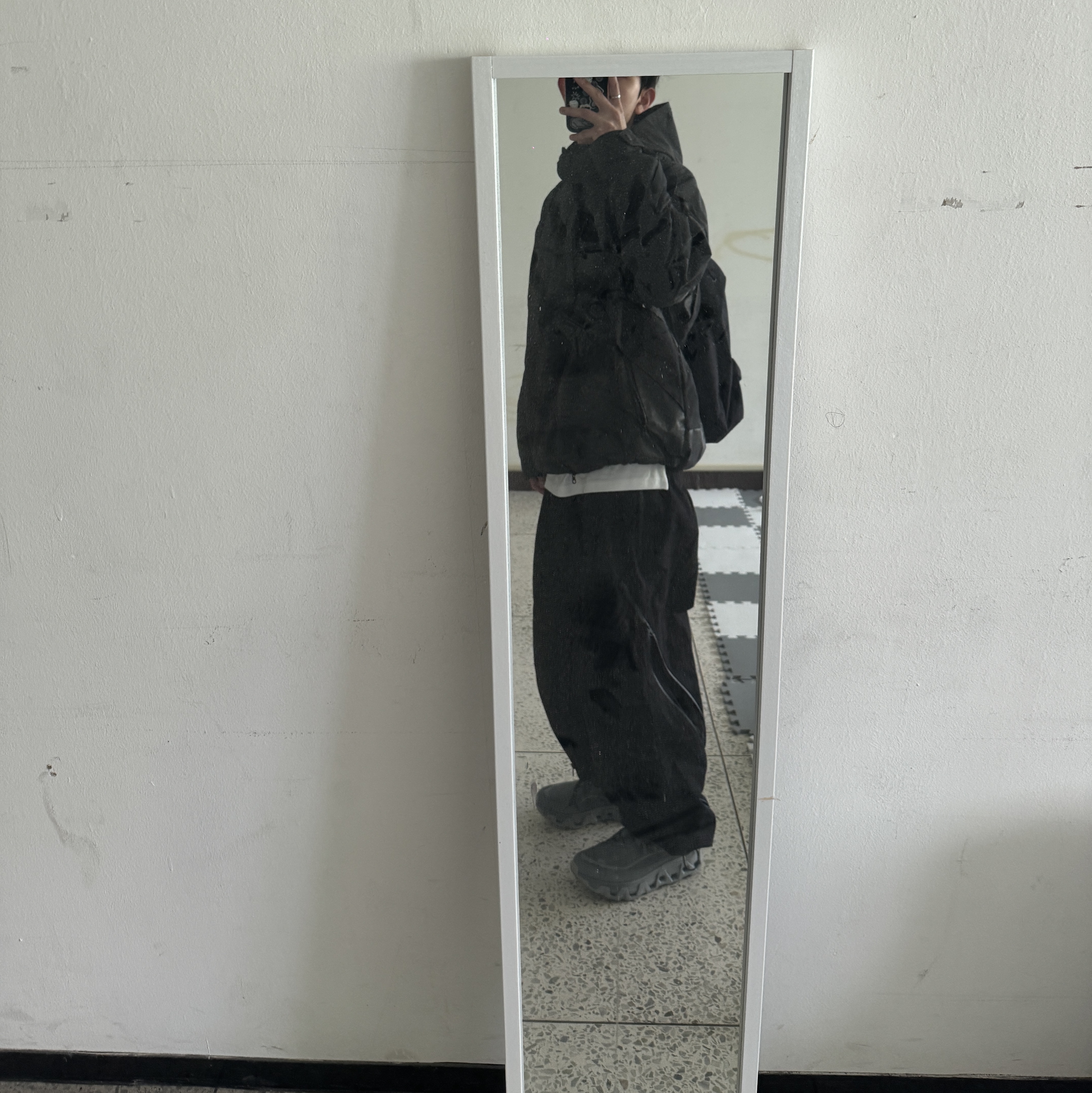Ignota Core:8 Explorer Shell Jacket Charcoal, On Running x Post Archive Faction (Paf) Cloudmonster Hyper Phantom Apollo 착용 스타일
