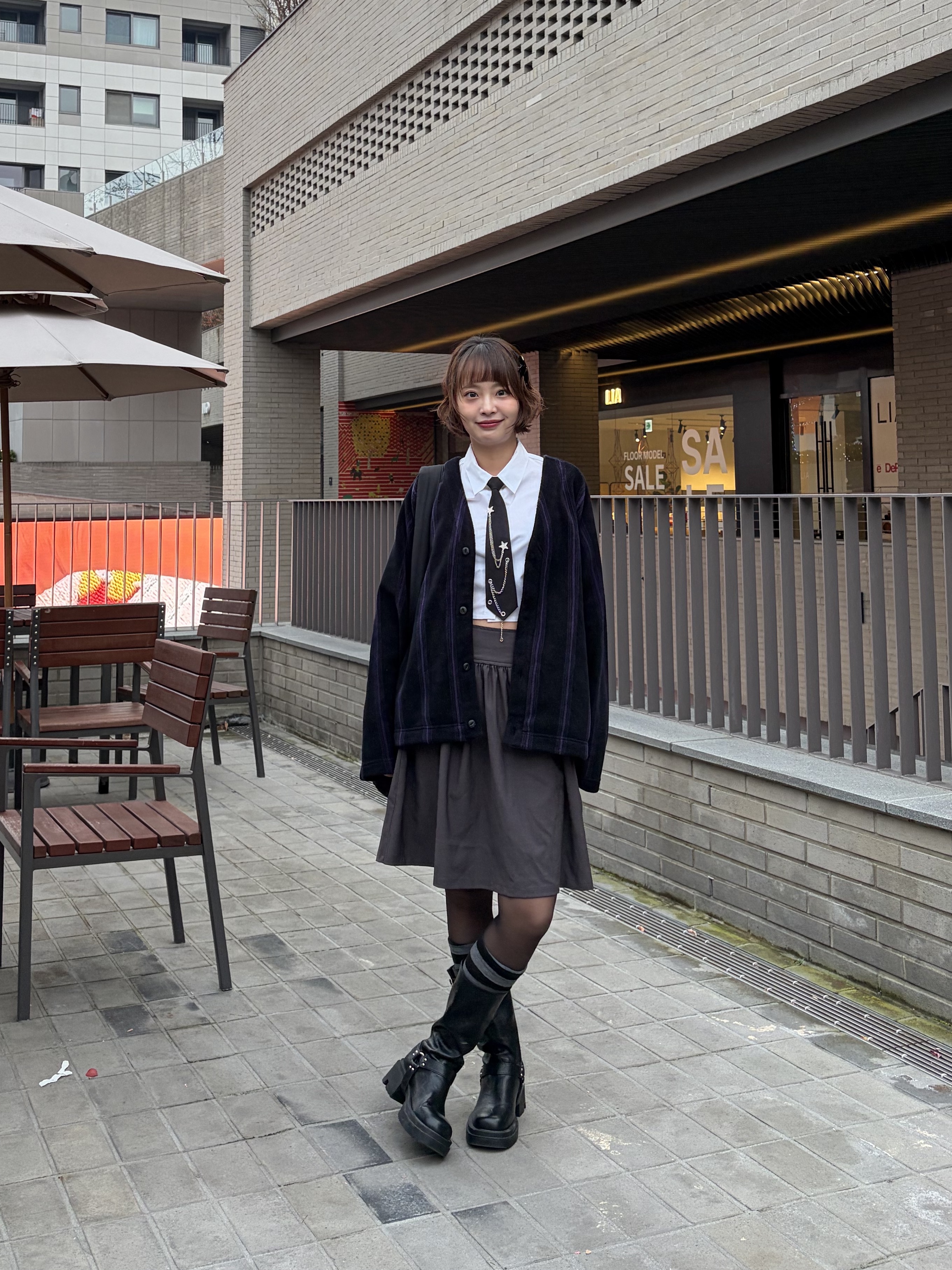 Uniqlo x Needles Fleece Oversized Cardigan Black - KR 착용 스타일 - 9