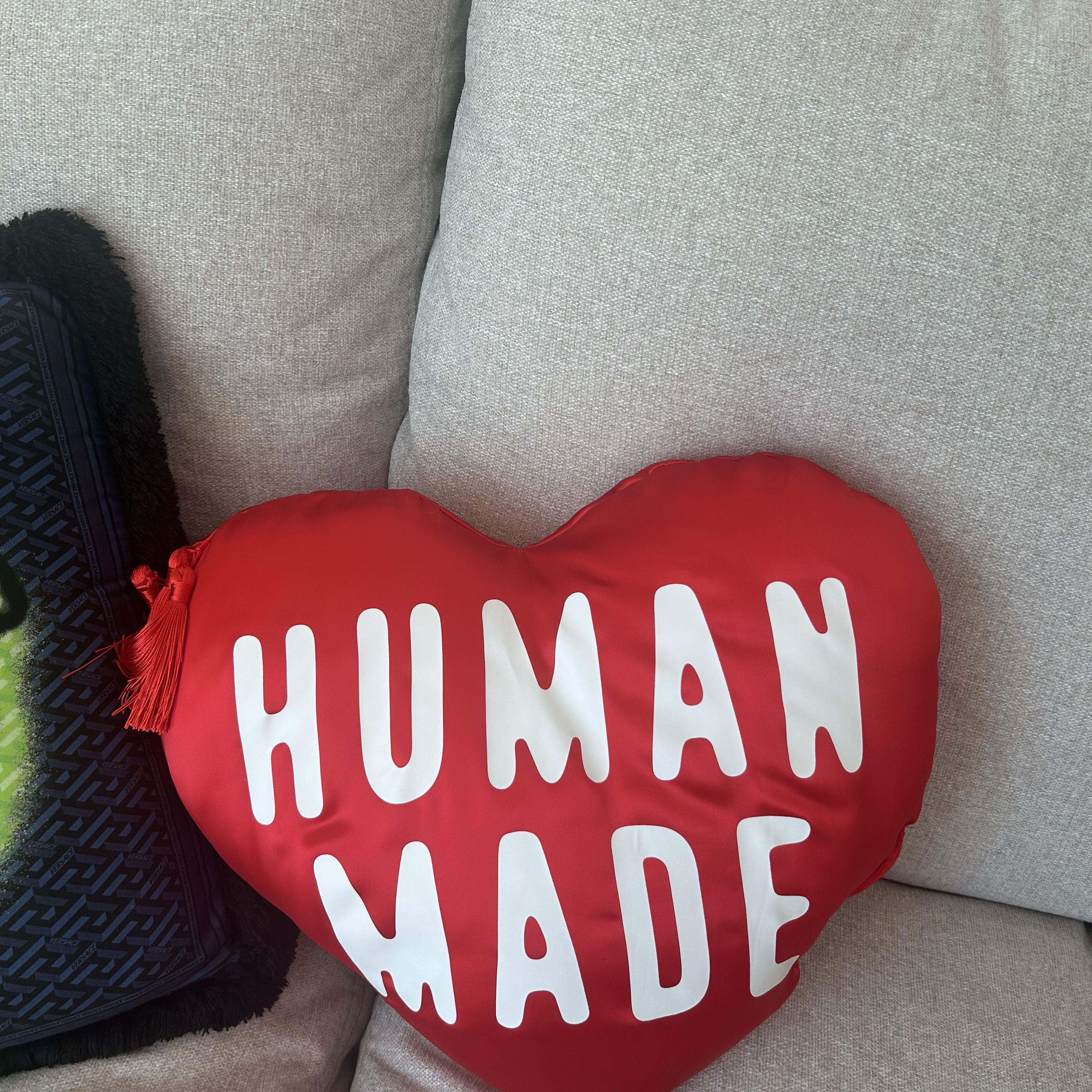 Human Made Heart Cushion Red 착용 스타일