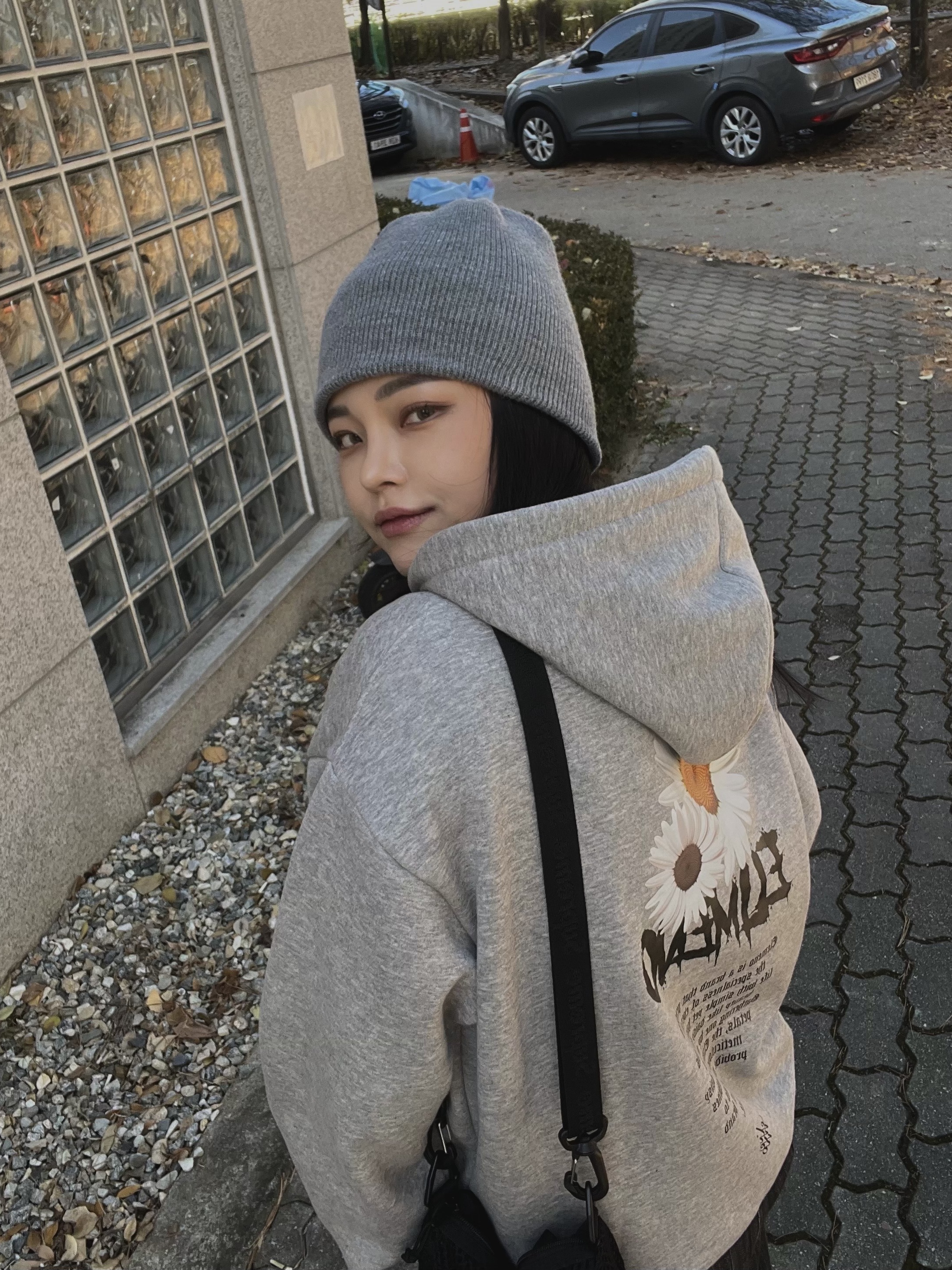 Supreme Mesh Mini Duffle Bag Black - 25SS, Balenciaga Circuit Sneaker White Silver 착용 스타일 - 7