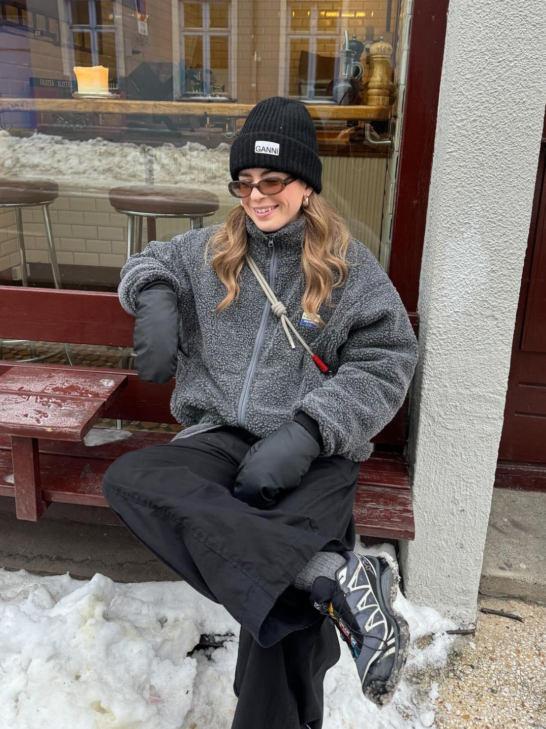 (W) Onitsuka Tiger Winter Heaven Desert Camp Brown Storm, Salomon XT-6 Gore-Tex Black Ebony 착용 스타일 - 2