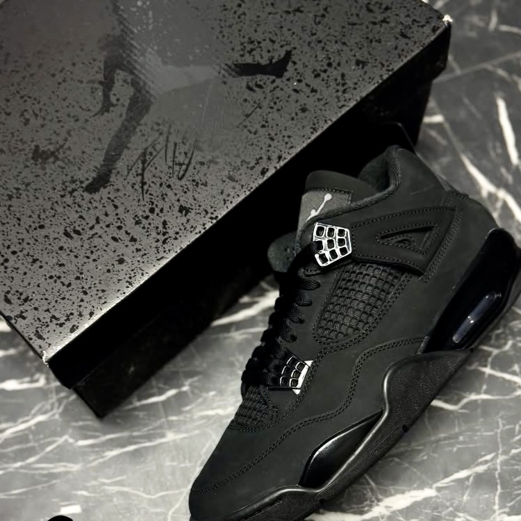 Jordan 4 Retro Black Cat 2025 착용 스타일