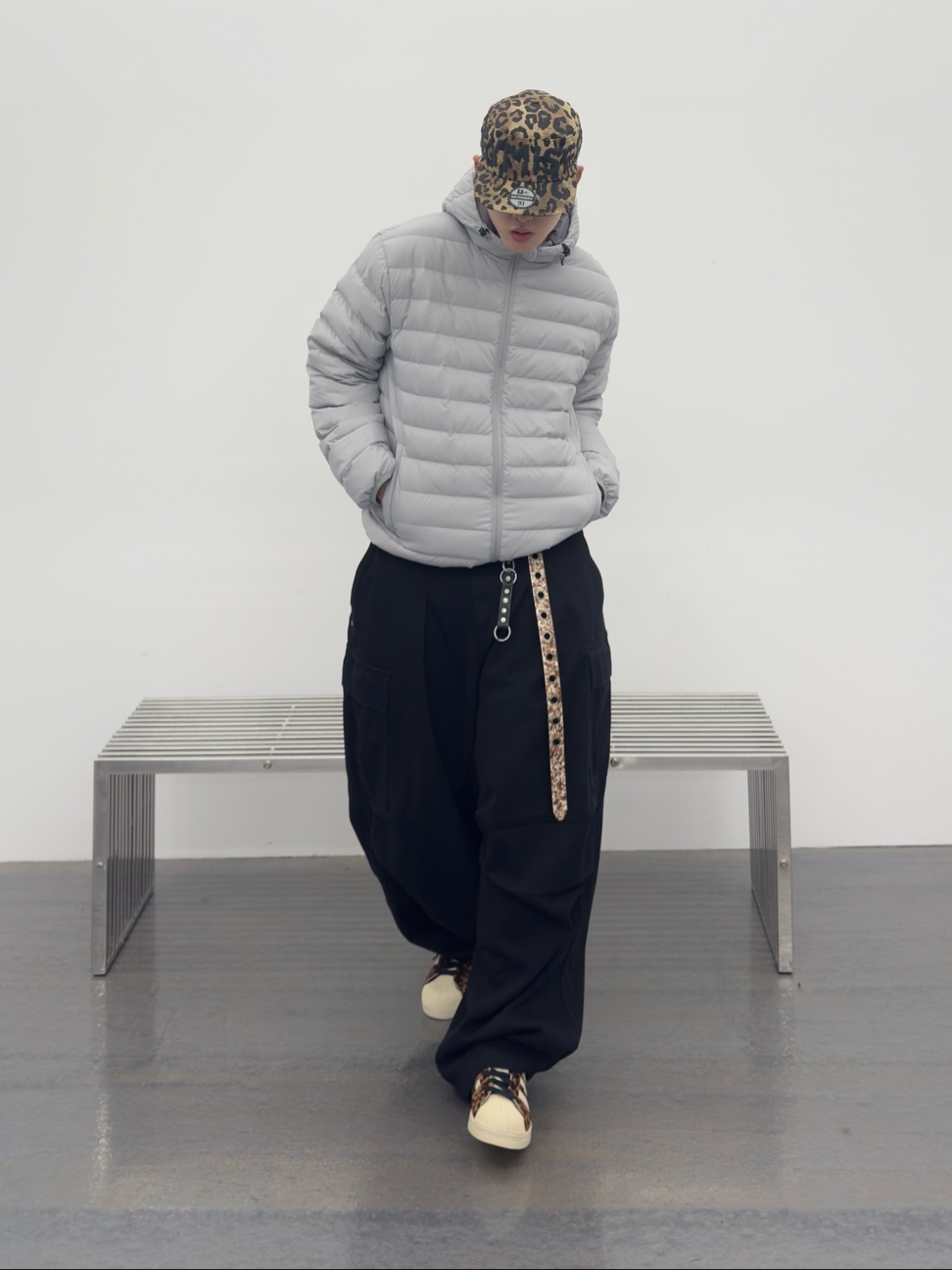 QT8 GARMENTS Duck Down Lightweight Jacket Light Grey 착용 스타일 - 1