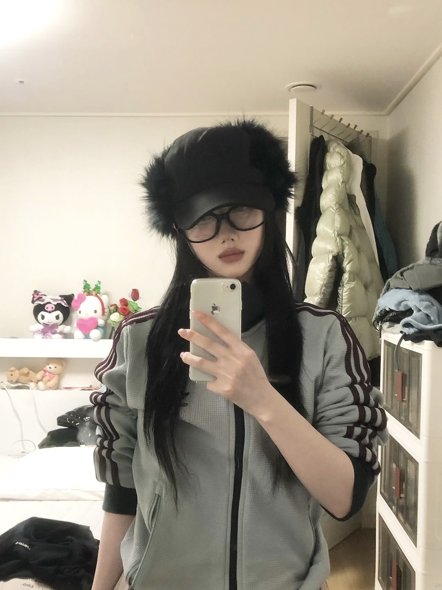 Open Yy Faux Fur Earflap Cap Black 착용 스타일 - 2
