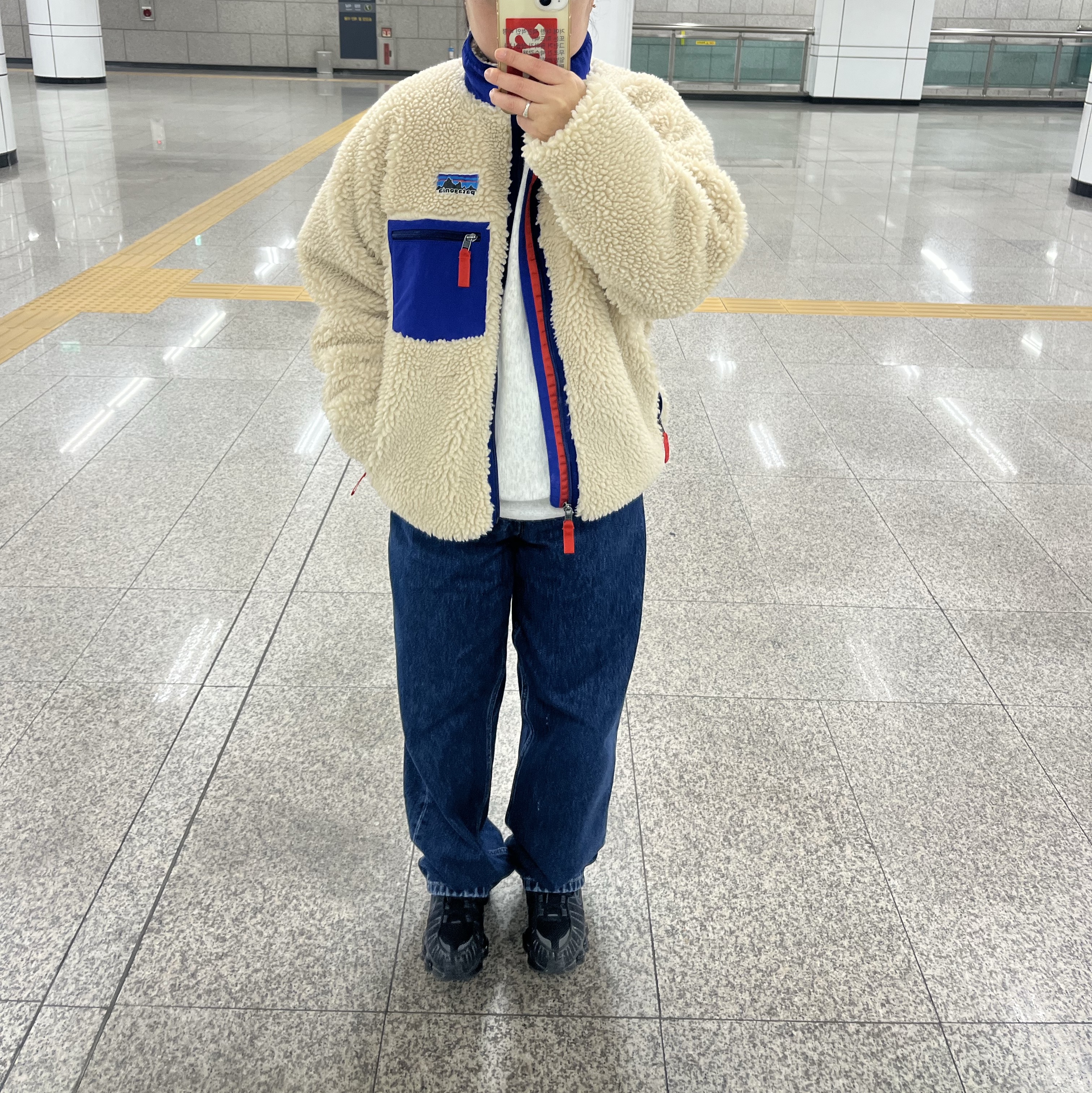 (W) Patagonia Classic Retro-X Fleece Jacket Dark Natural, Carhartt WIP Brandon Pants Blue Stone Washed 착용 스타일
