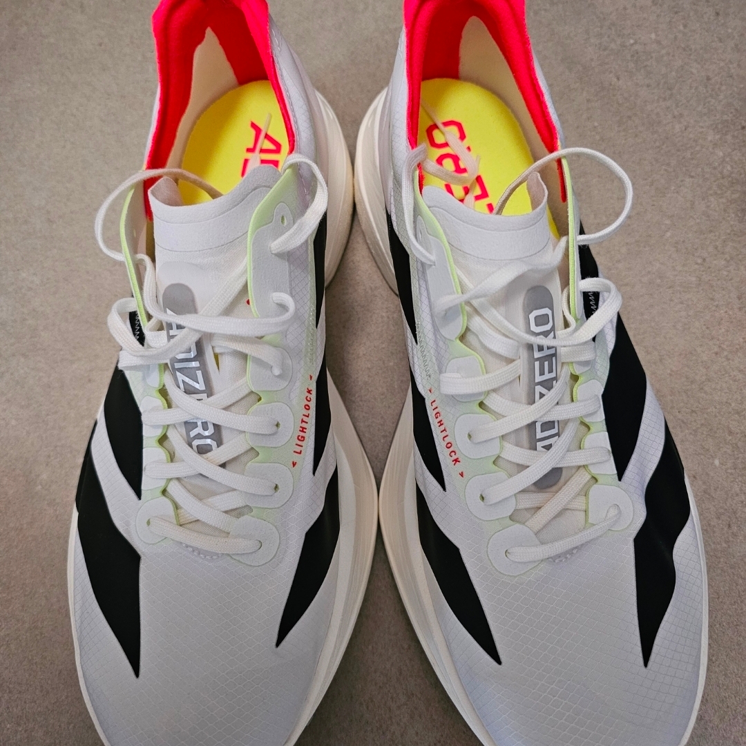 Adidas Adizero Adios Pro 4 Cloud White Core Black 착용 스타일