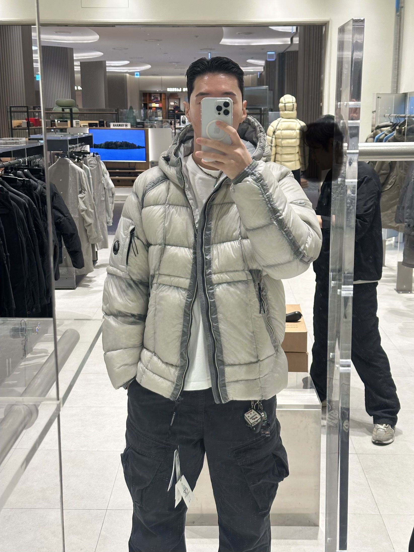 C.P. Company Korea Exclusive D.D. Shell Hooded Down Jacket Lunar Rock - 25FW 착용 스타일