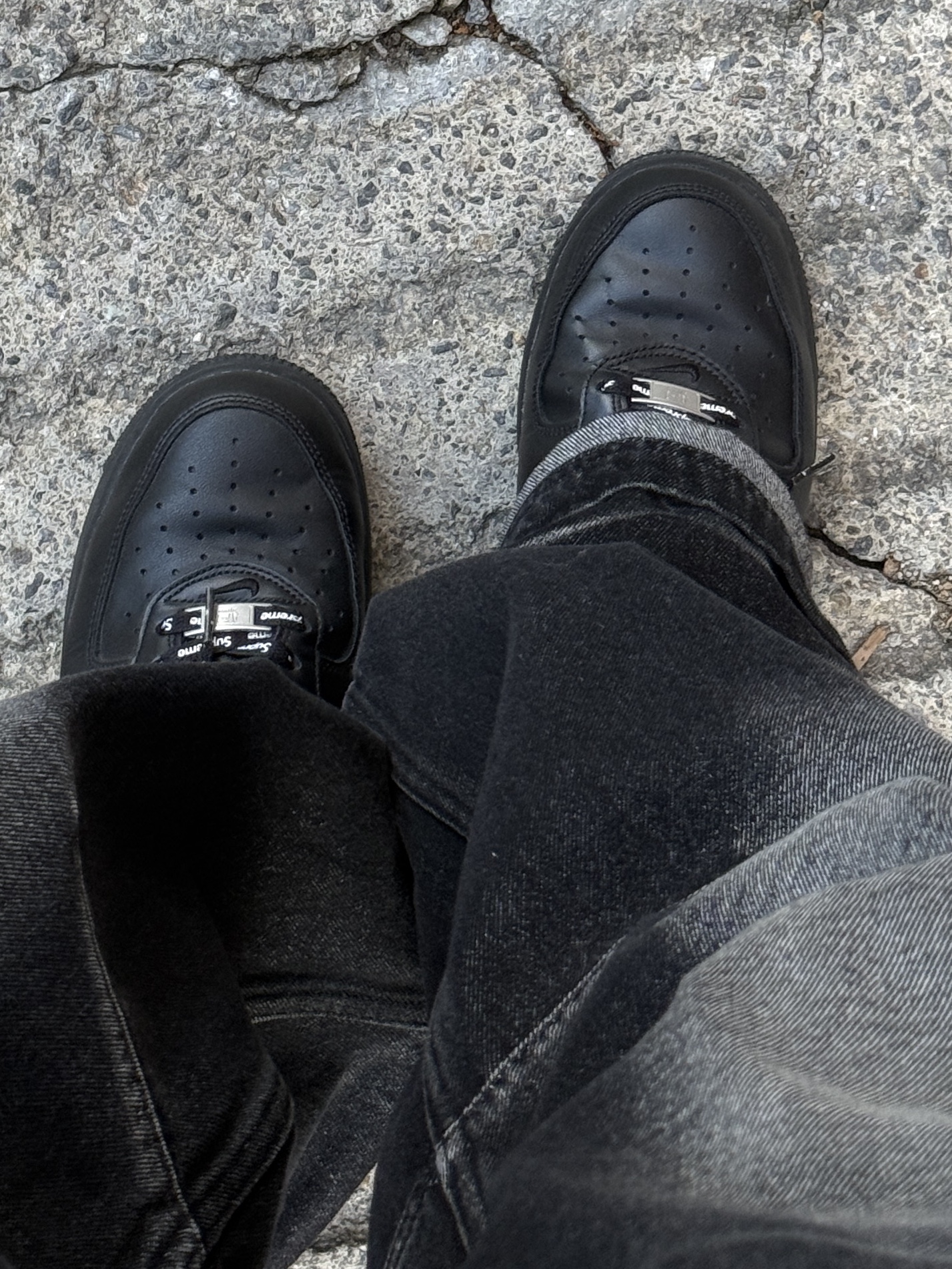 BLR Embossed Wave Washing Wide Denim Pants Black, Salomon Ultimo 2L Cross Bag Charcoal 착용 스타일 - 8