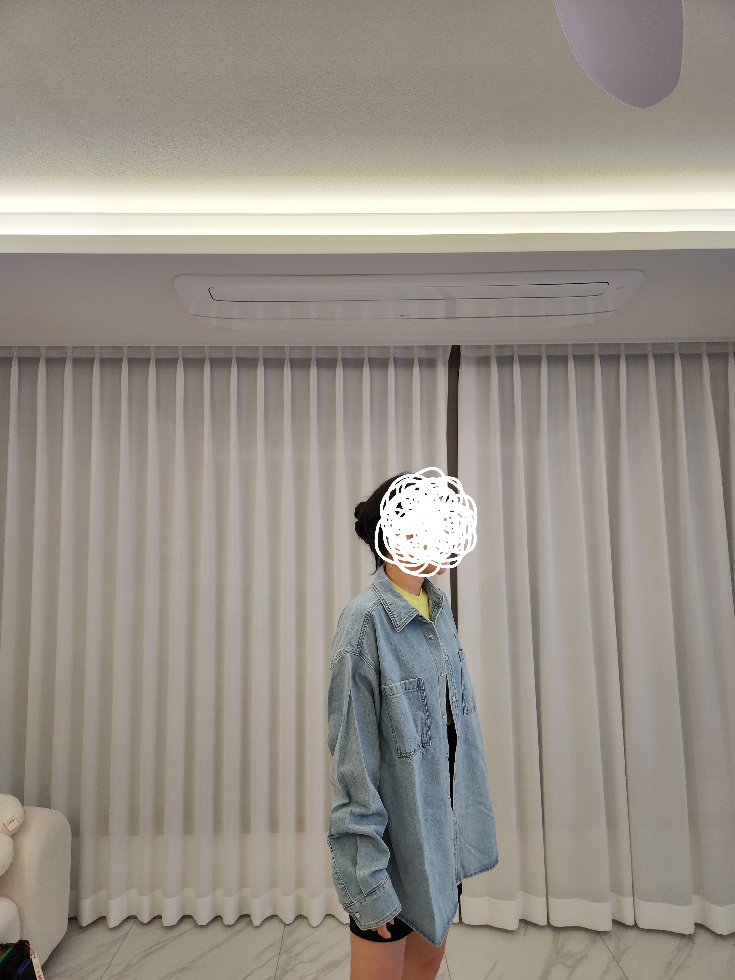 IAB Studio Denim Shirt Blue 착용 스타일 - 3