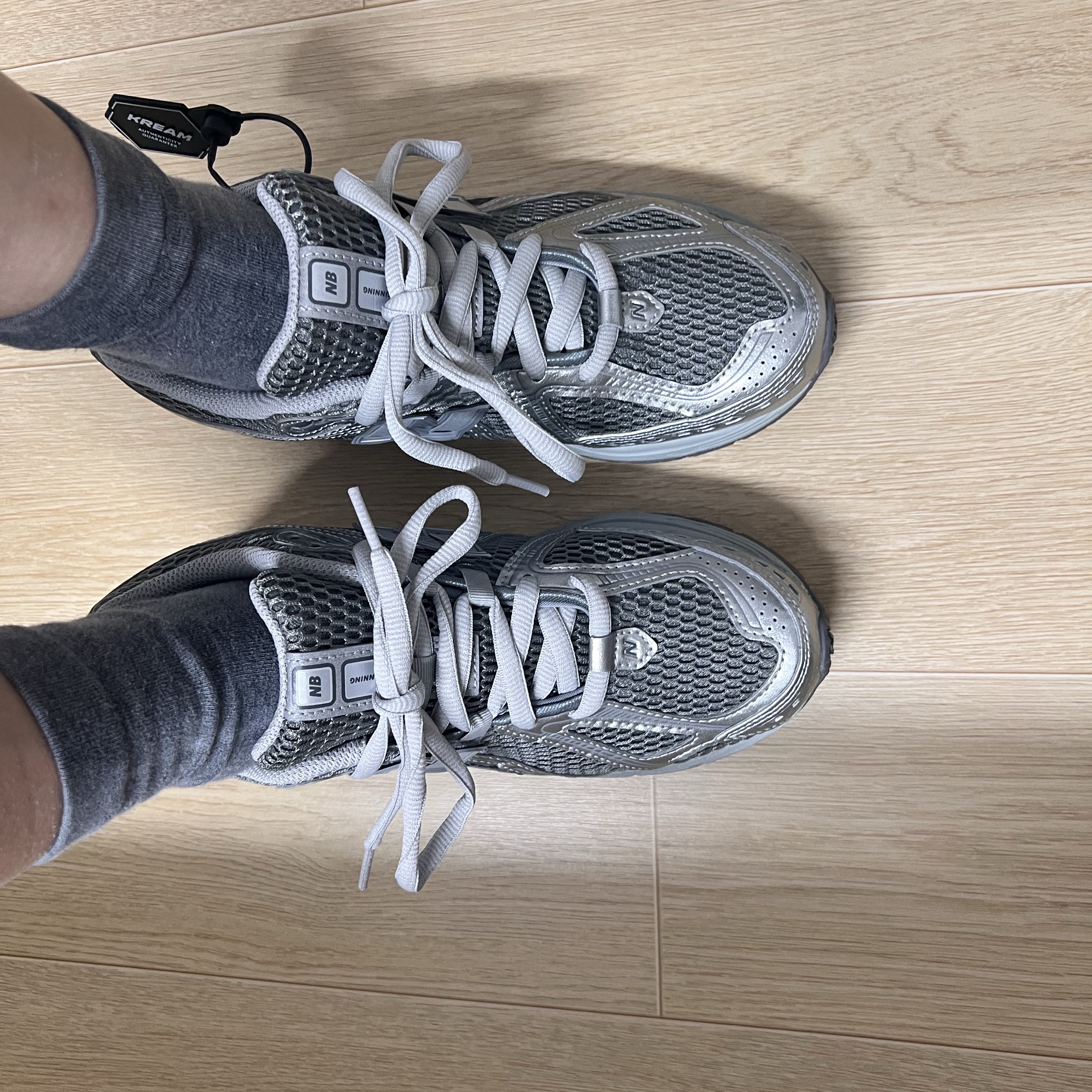 New Balance 1906R Harbor Grey Silver Metalic 착용 스타일
