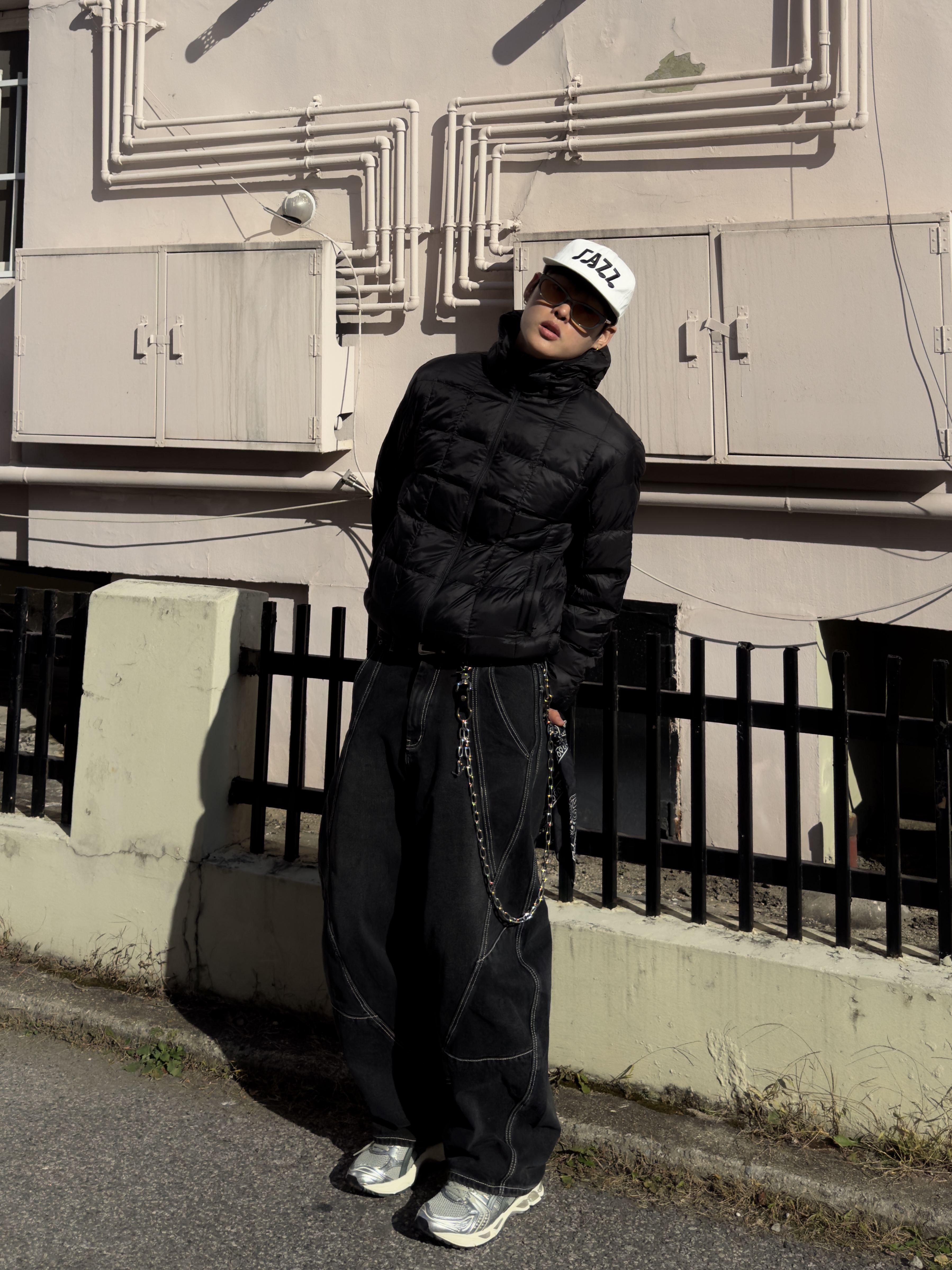 [KREAM 단독] Kikozy New Jazz Cap White, Asics Gel-Kayano 14 Olive Grey Pure Silver 착용 스타일 - 2