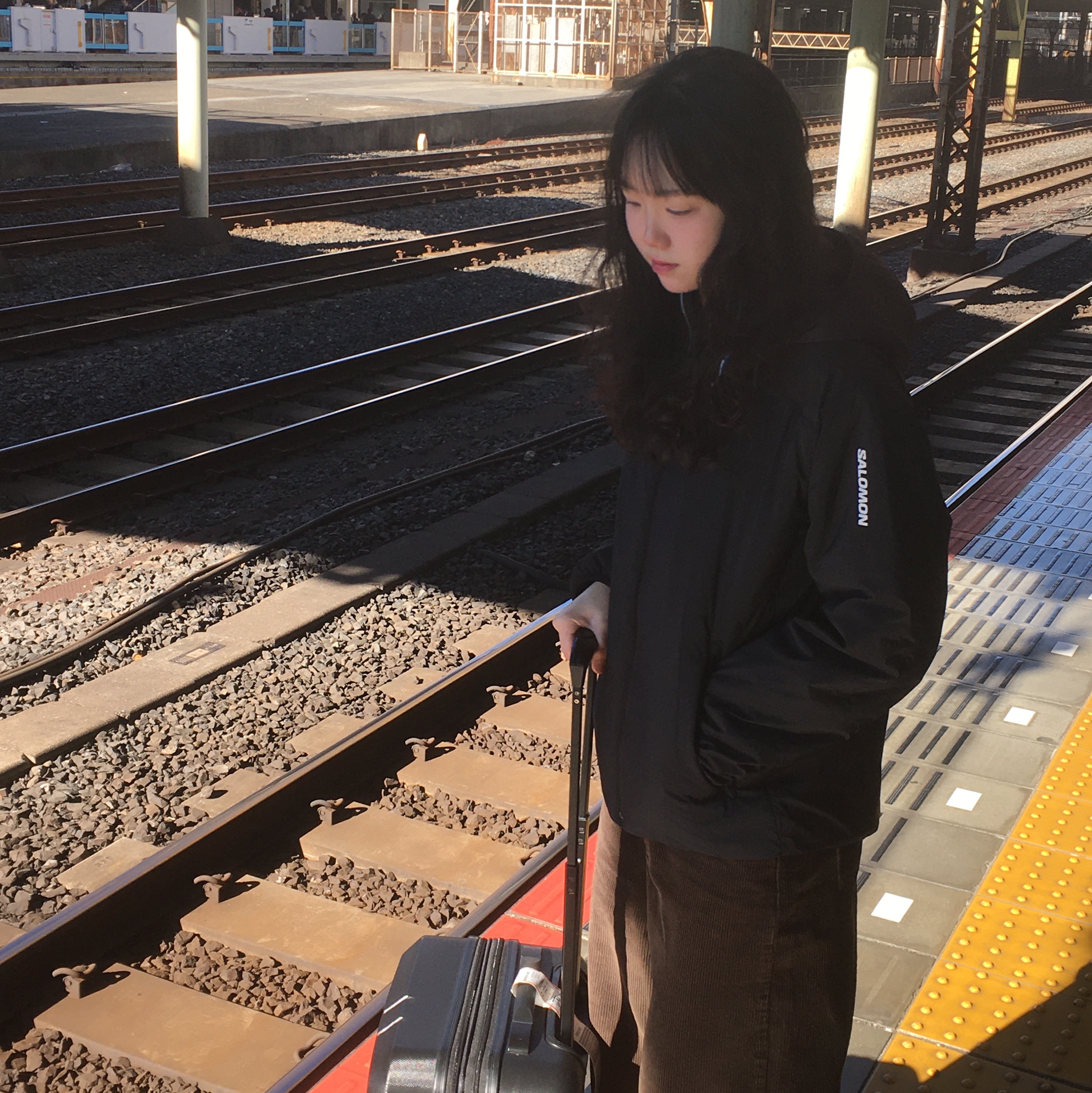 Salomon Modisay Jacket Black 착용 스타일