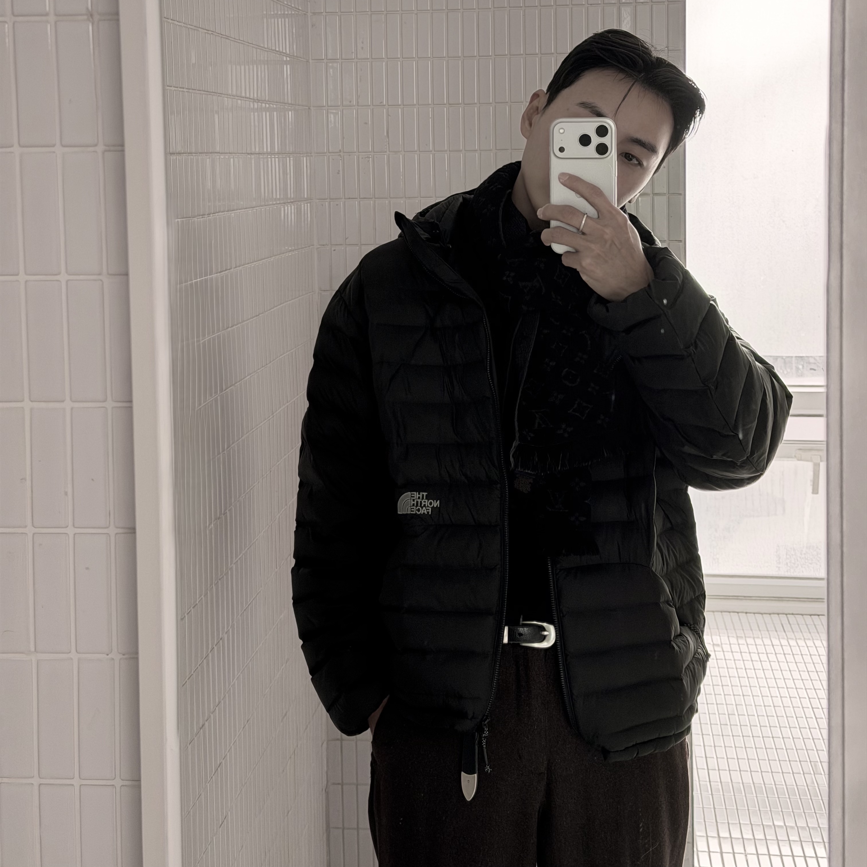 The North Face Ventus On Jacket Black, Our Legacy Belt 2cm Leather Black 착용 스타일