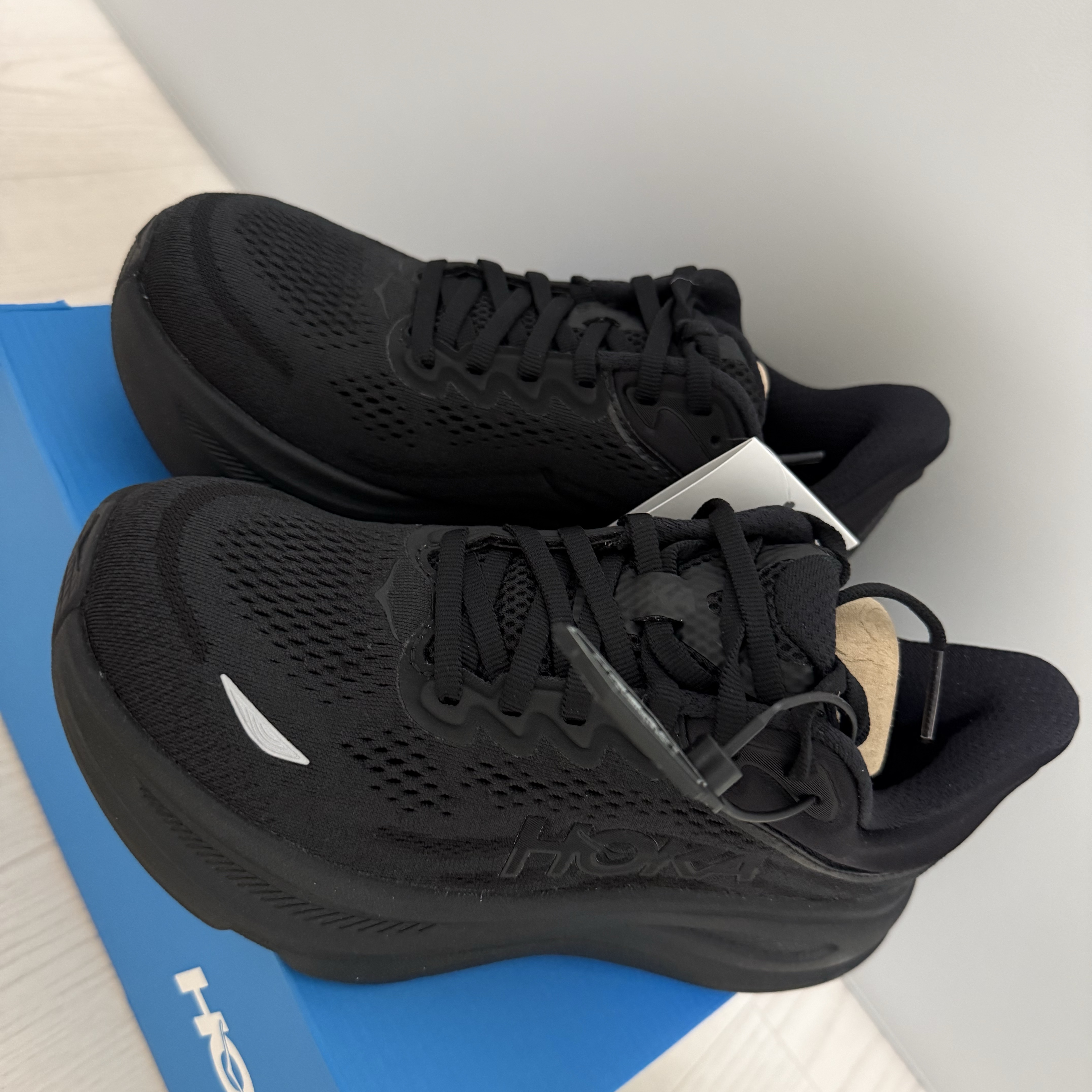(W) Hoka Bondi 9 Black - Wide 착용 스타일 - 2
