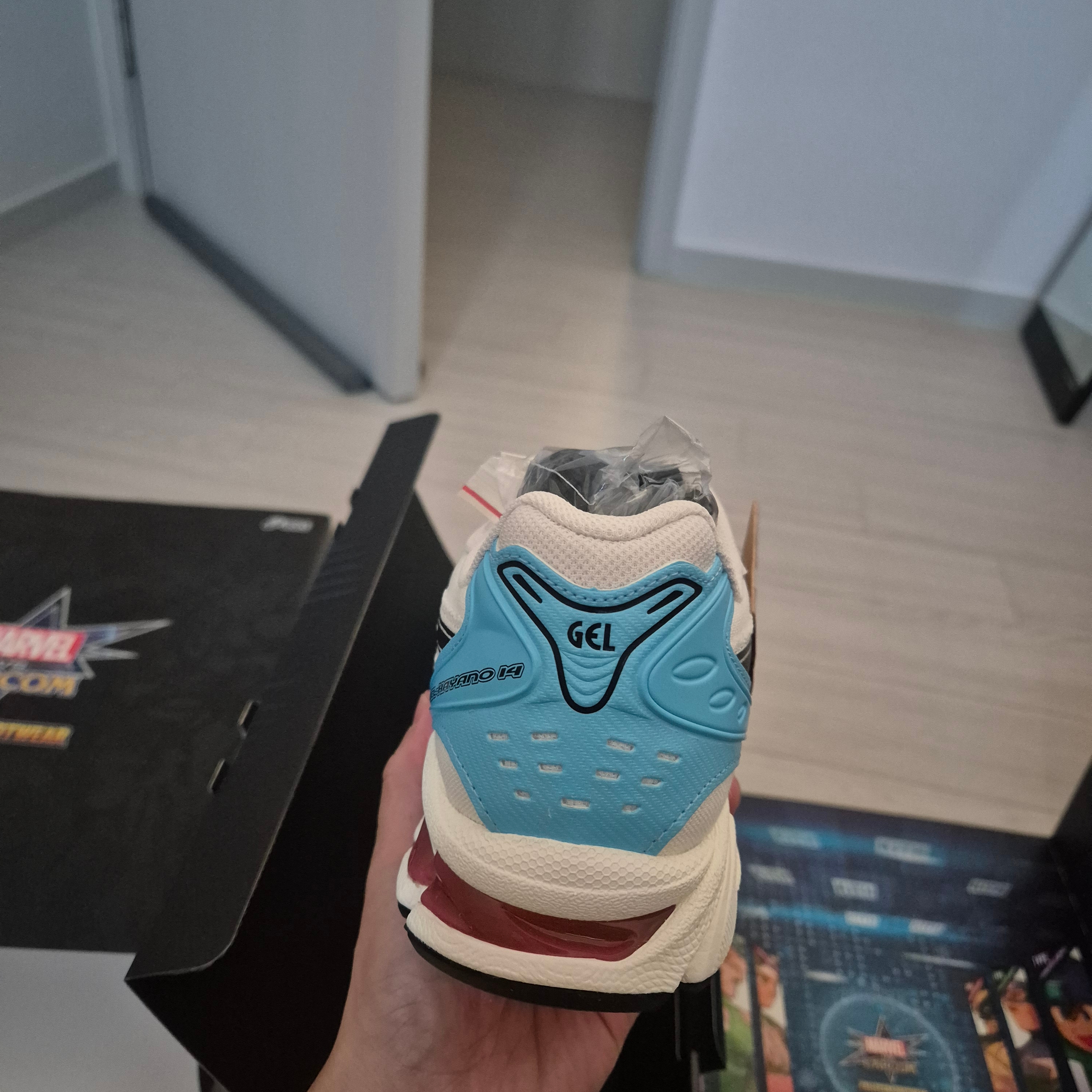 Asics x Kith x Marvel vs. Capcom Gel-Kayano 14 Ryu Coconut Milk Black 착용 스타일 - 6