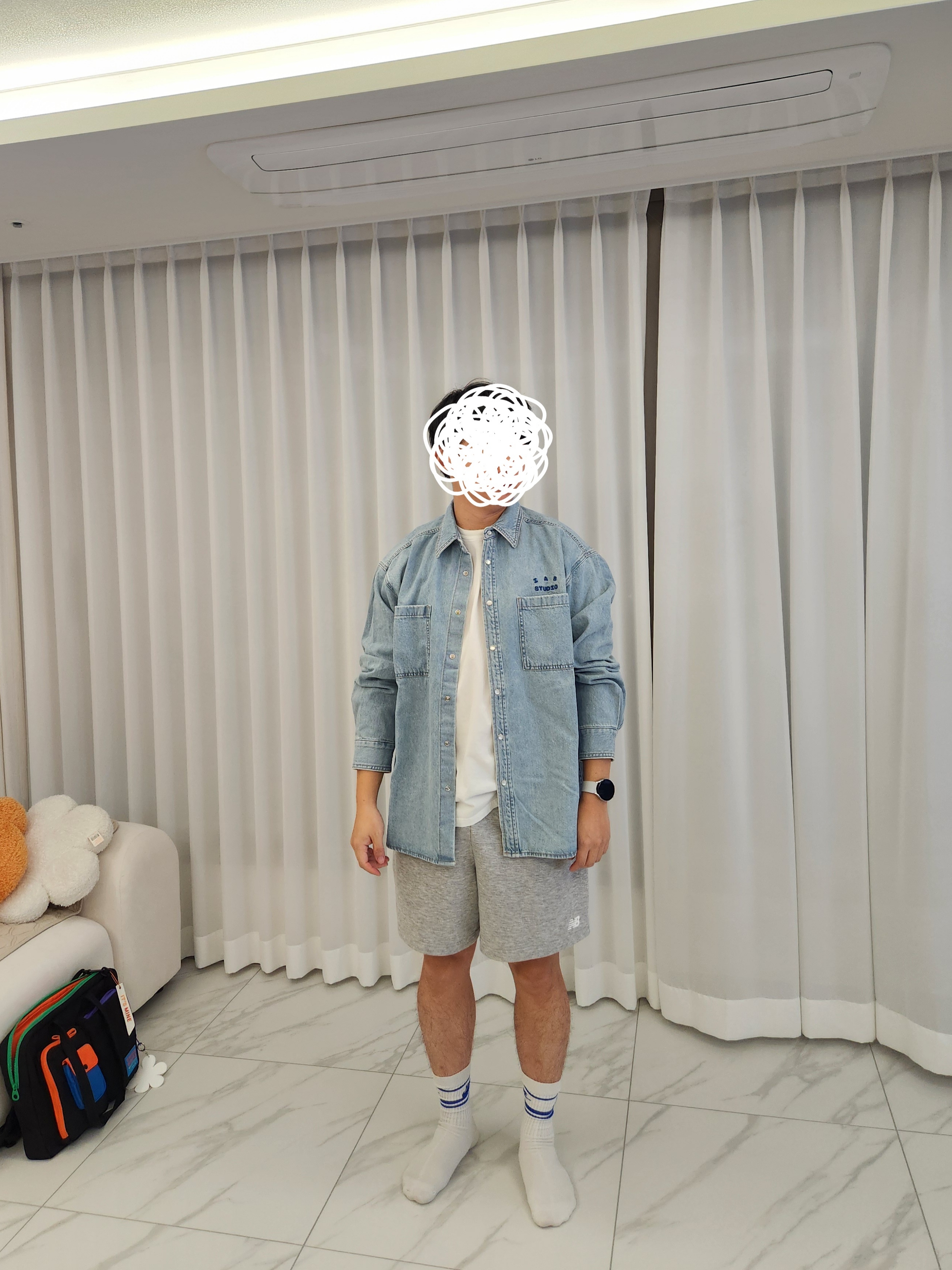 IAB Studio Denim Shirt Blue 착용 스타일 - 1