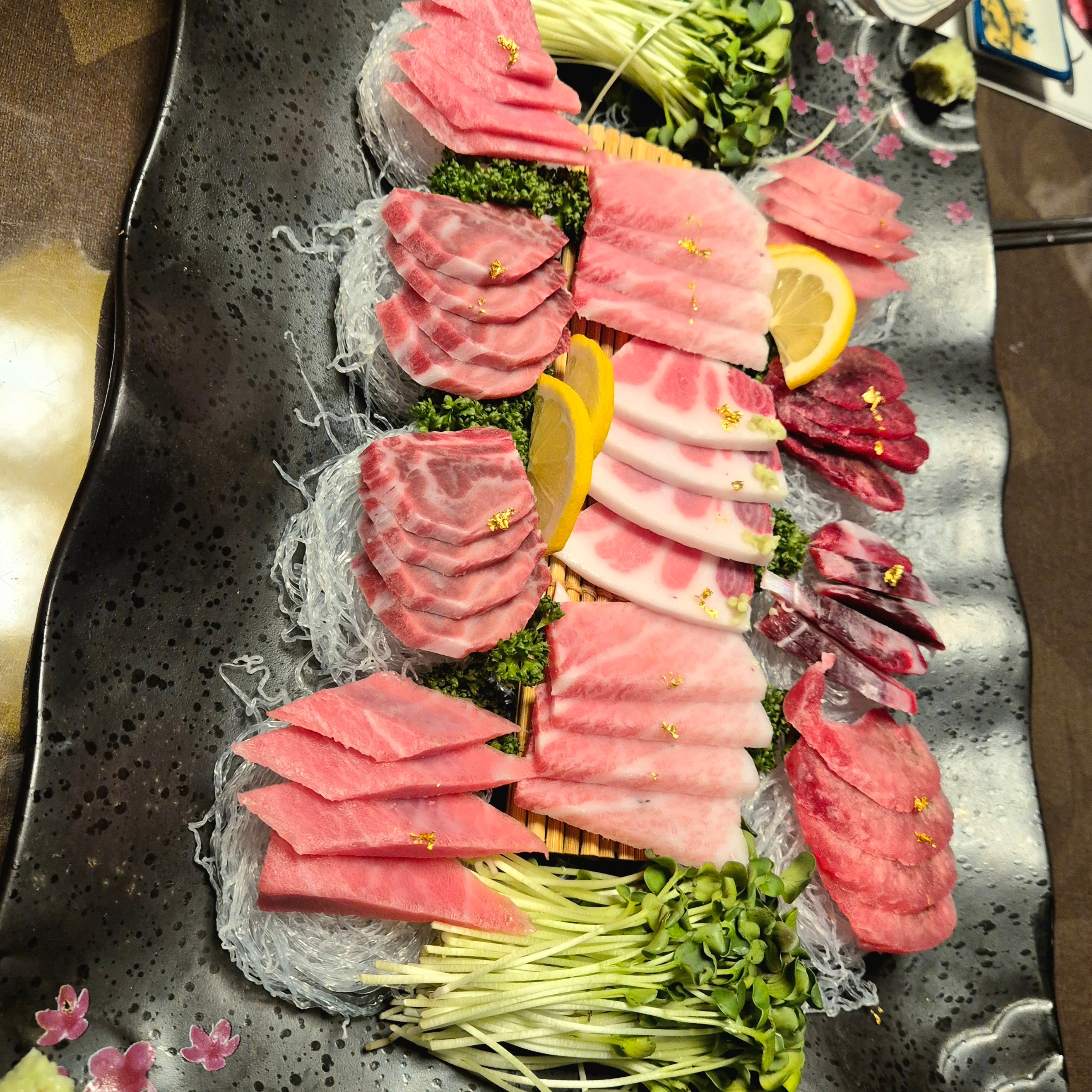 Nike Air Force 1 '07 WB Flax, Nike Solo Swoosh Fleece Open Hem Pants Dark Grey Heather Light Smoke Grey - Asia 착용 스타일 - 5