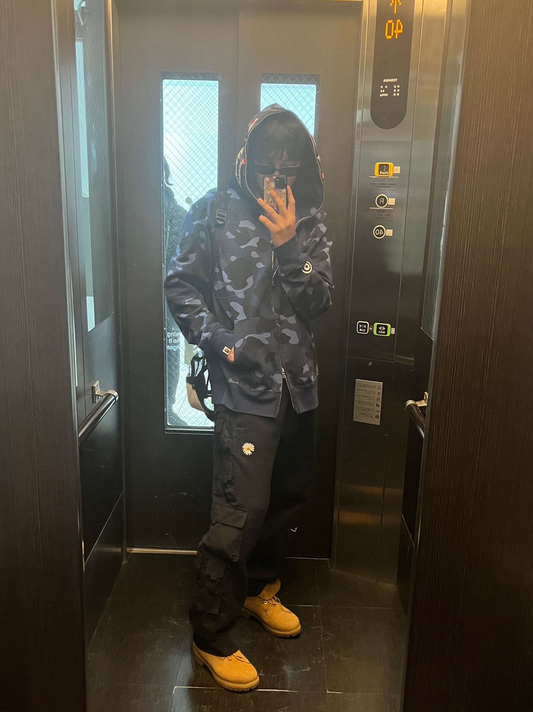 BAPE Color Camo Shark Full Zip Hoodie Navy, Hansroom Chrome Hearts Tiny CH cross Charm 착용 스타일 - 4