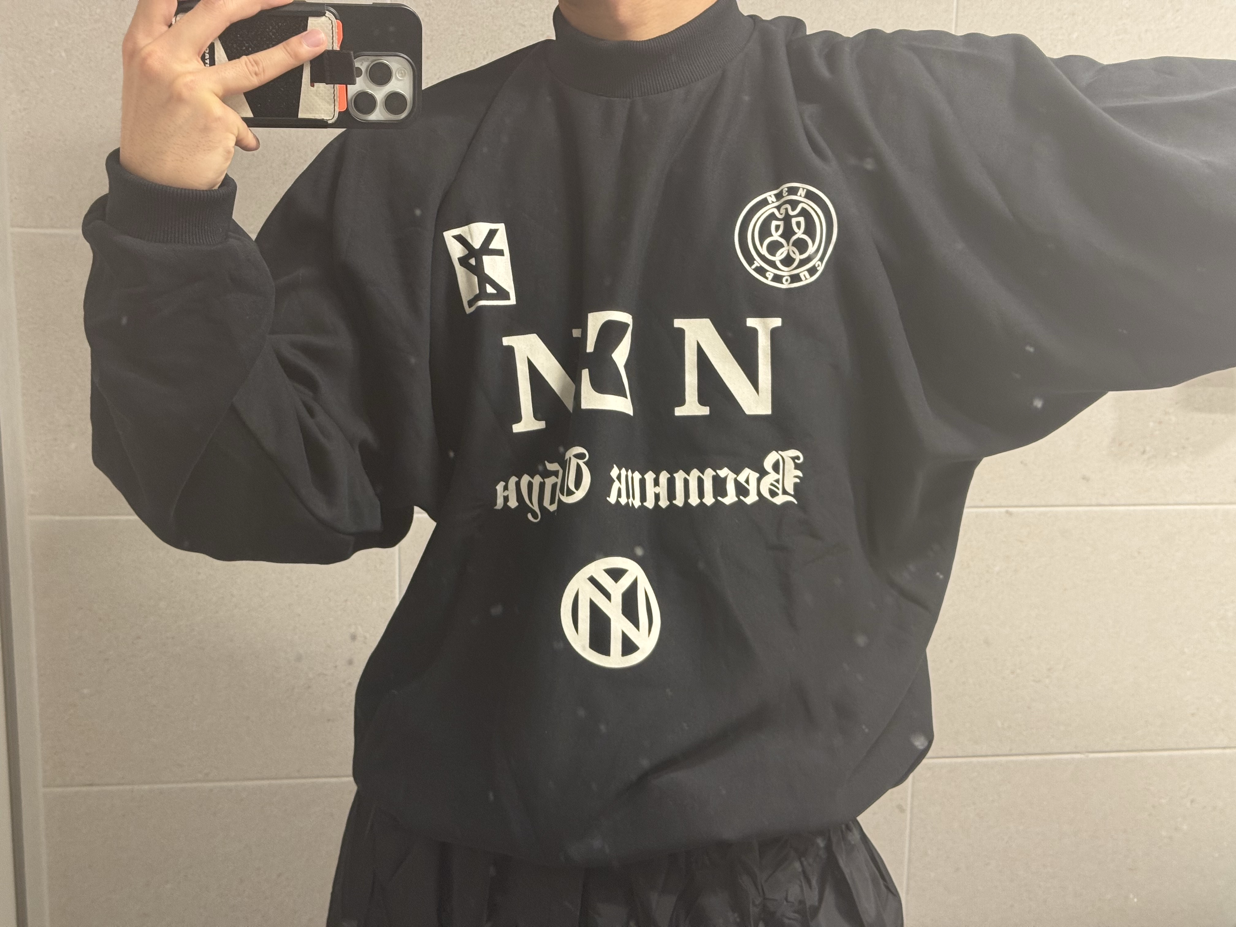 Yeezy SS-01 Black 착용 스타일 - 1