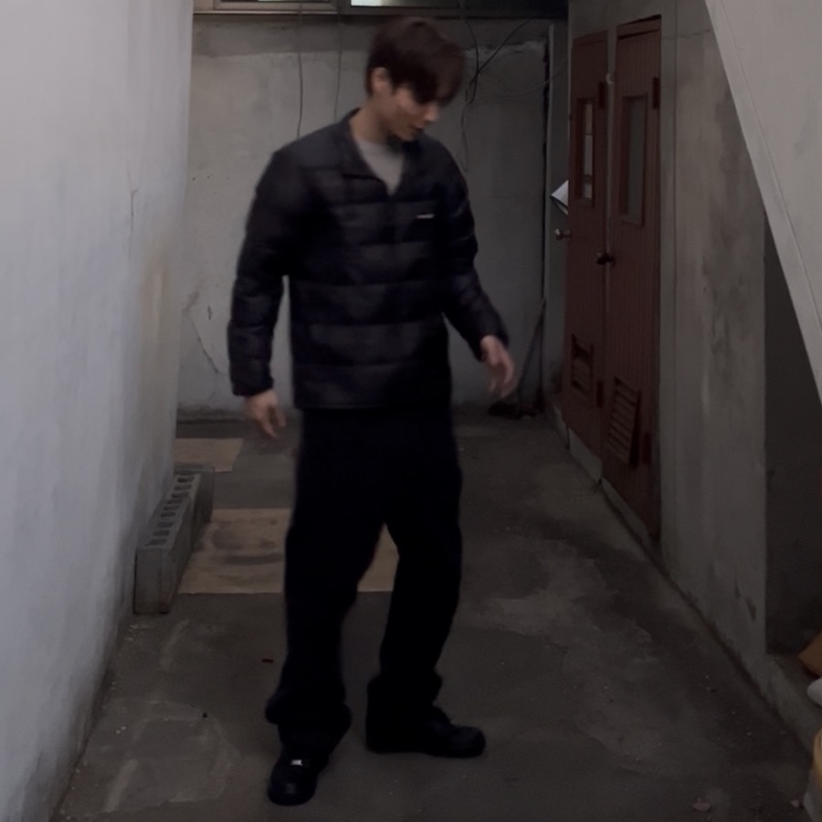 Montbell Superior Down Jacket Black 착용 스타일 - 2