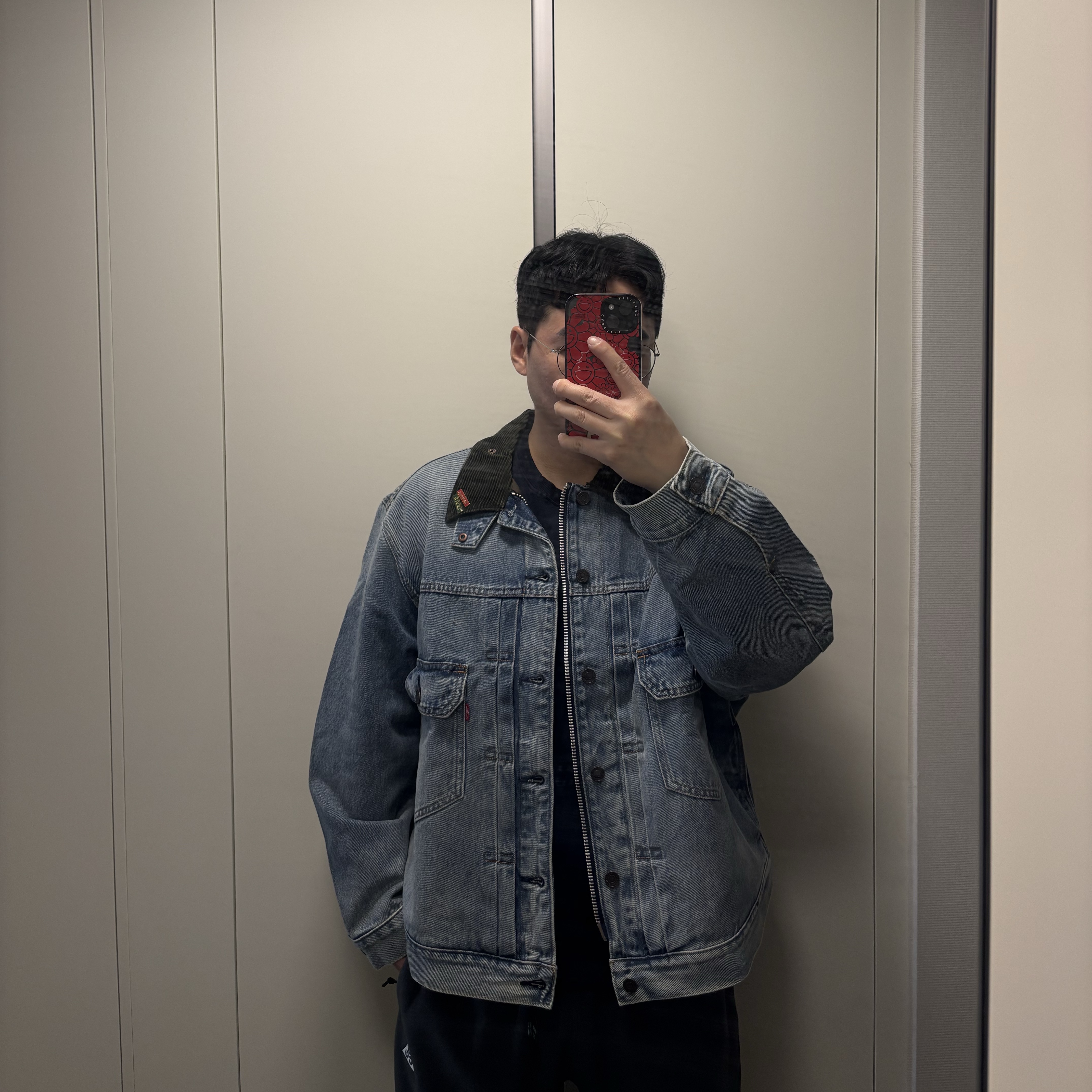 Levi's x Barbour Type II Trucker Jacket Vintage Washed Denim 착용 스타일