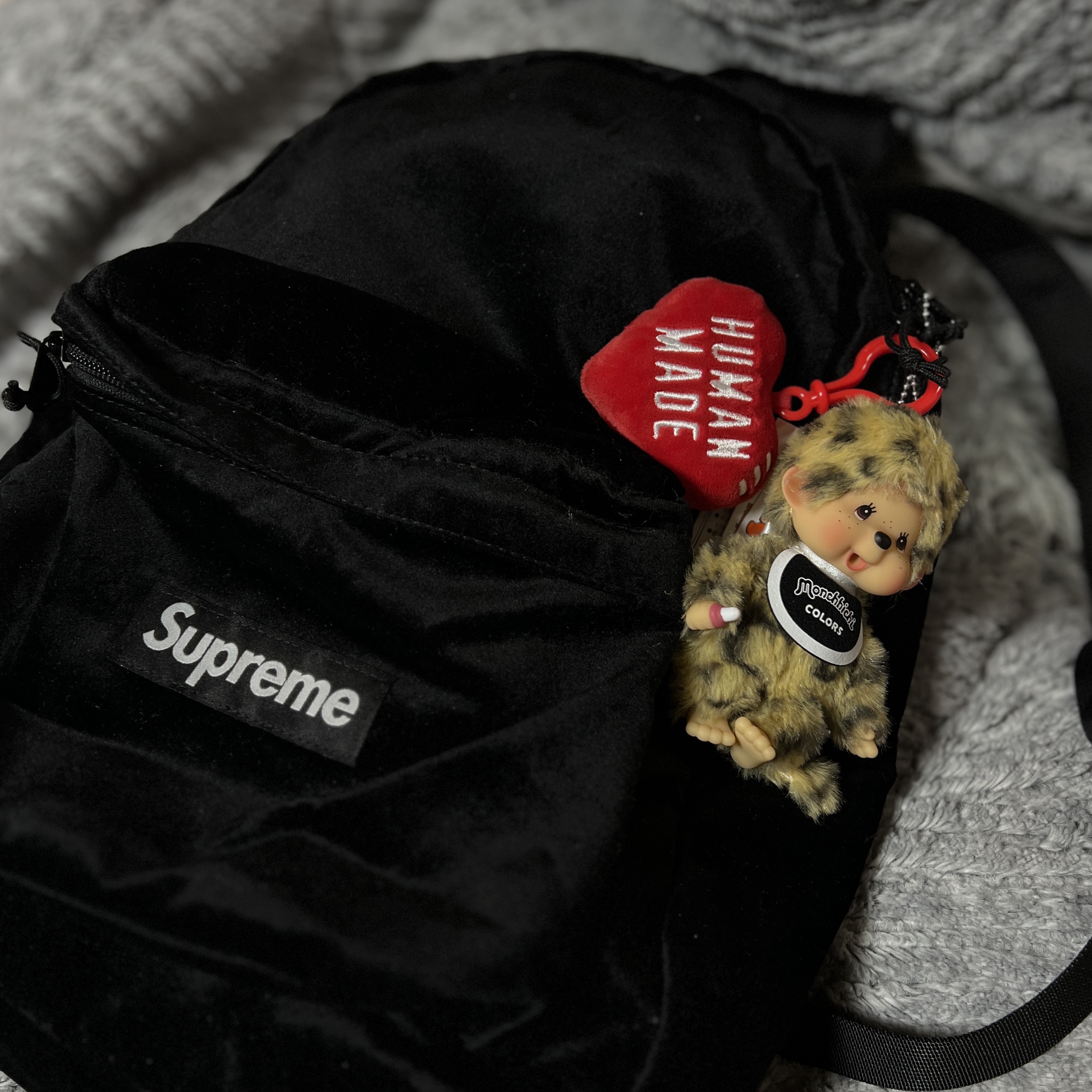 Monchhichi Colors Keychain Leopard Print, Supreme Velvet Backpack Black - 25FW 착용 스타일
