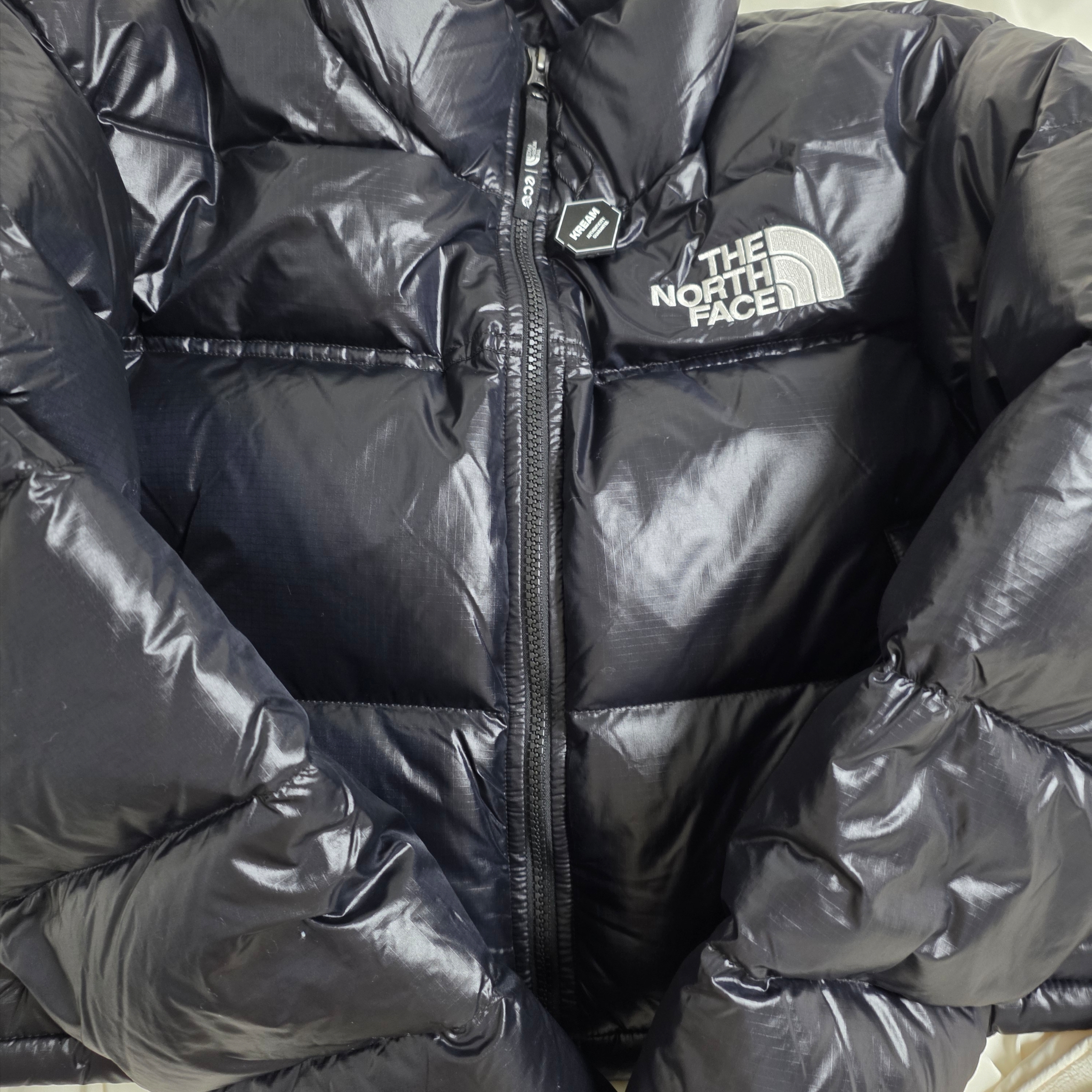 (W) The North Face Nuptse Short Jacket Black, Human Made Backpack Gray 착용 스타일 - 1