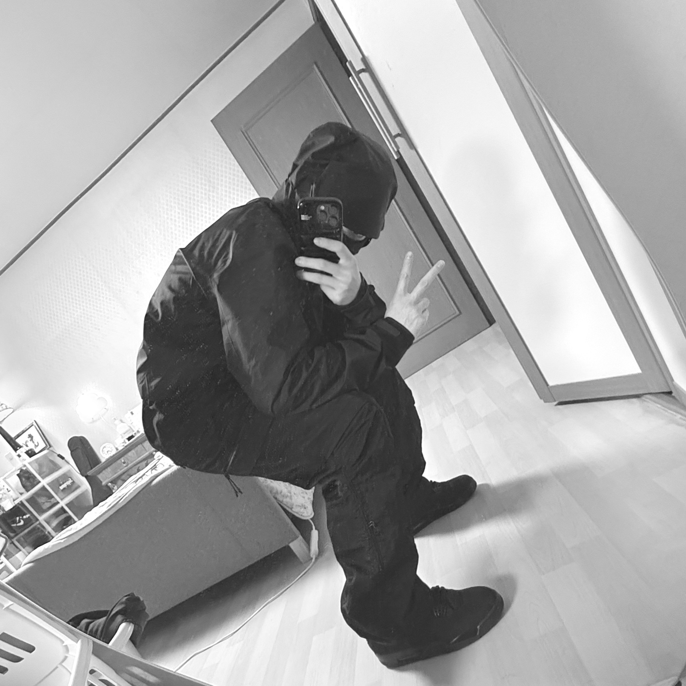 Arc'teryx Beta Jacket Black, Jordan 4 Retro Black Cat 2025 착용 스타일 - 2