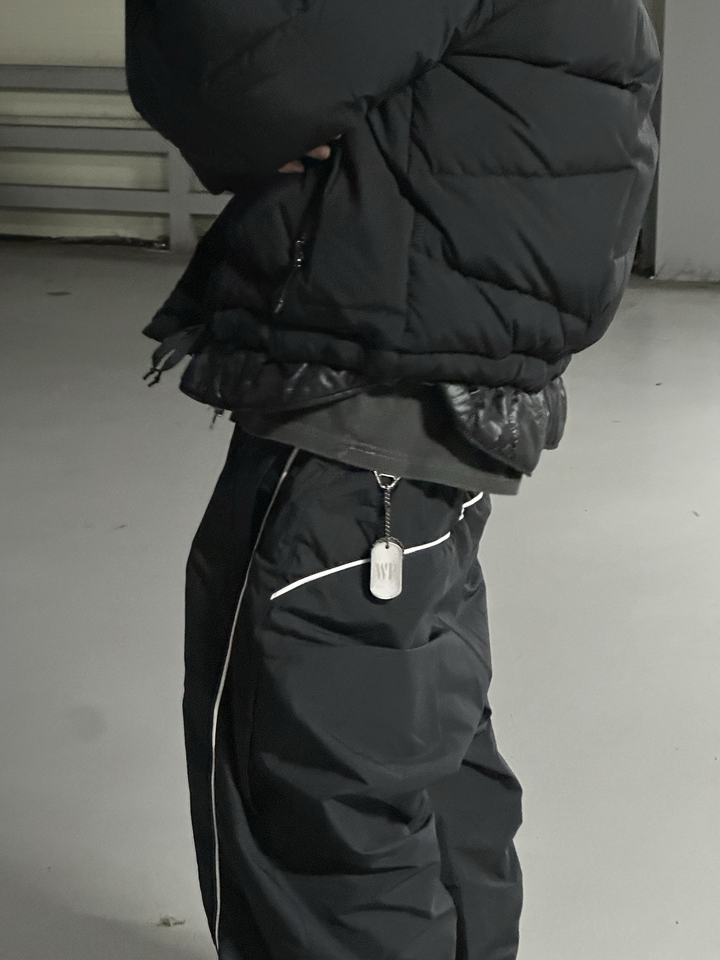 Adidas Lightblaze Moc Core Black Carbon, Wapworks Wp Military Shirring Crop Crewneck Navy 착용 스타일 - 2