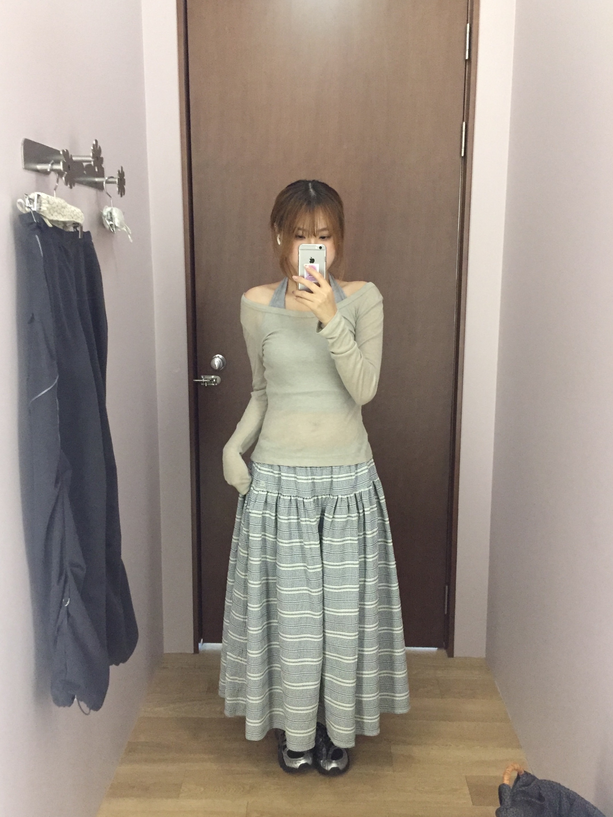 (W) Coyseio Wide Shirring Skirt Navy 착용 스타일 - 3