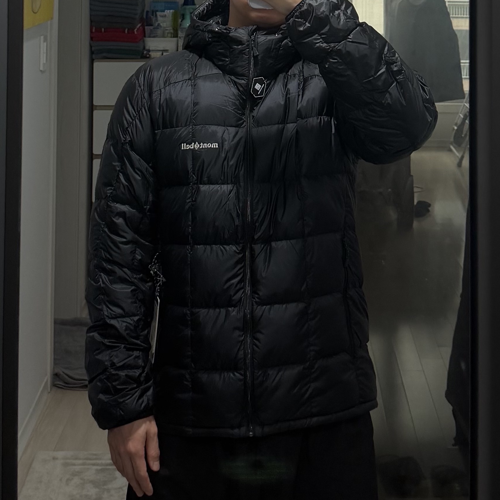 Montbell Superior Down Parka Black, Montbell Light Alpine Down Parka Black 착용 스타일 - 1