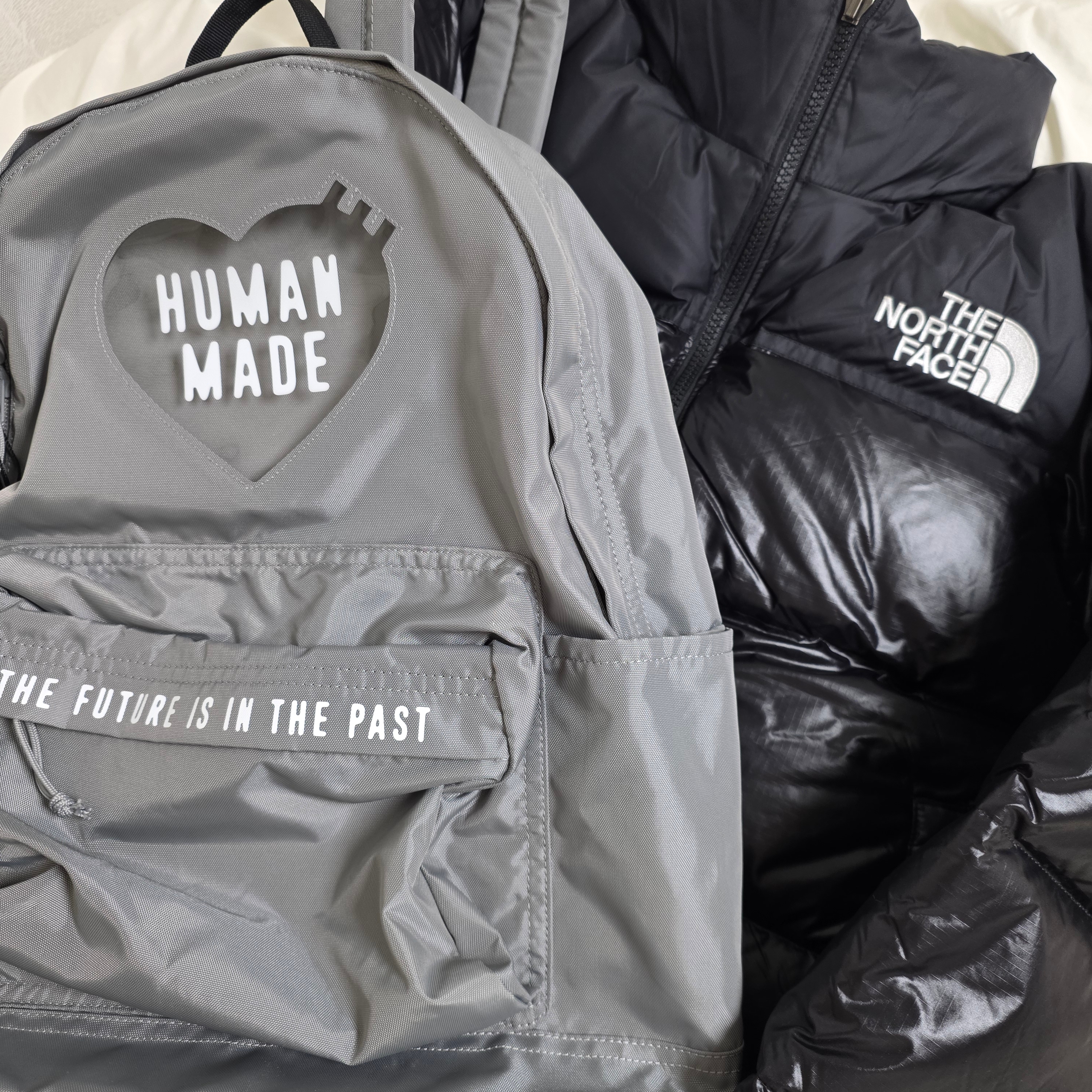 (W) The North Face Nuptse Short Jacket Black, Human Made Backpack Gray 착용 스타일 - 3