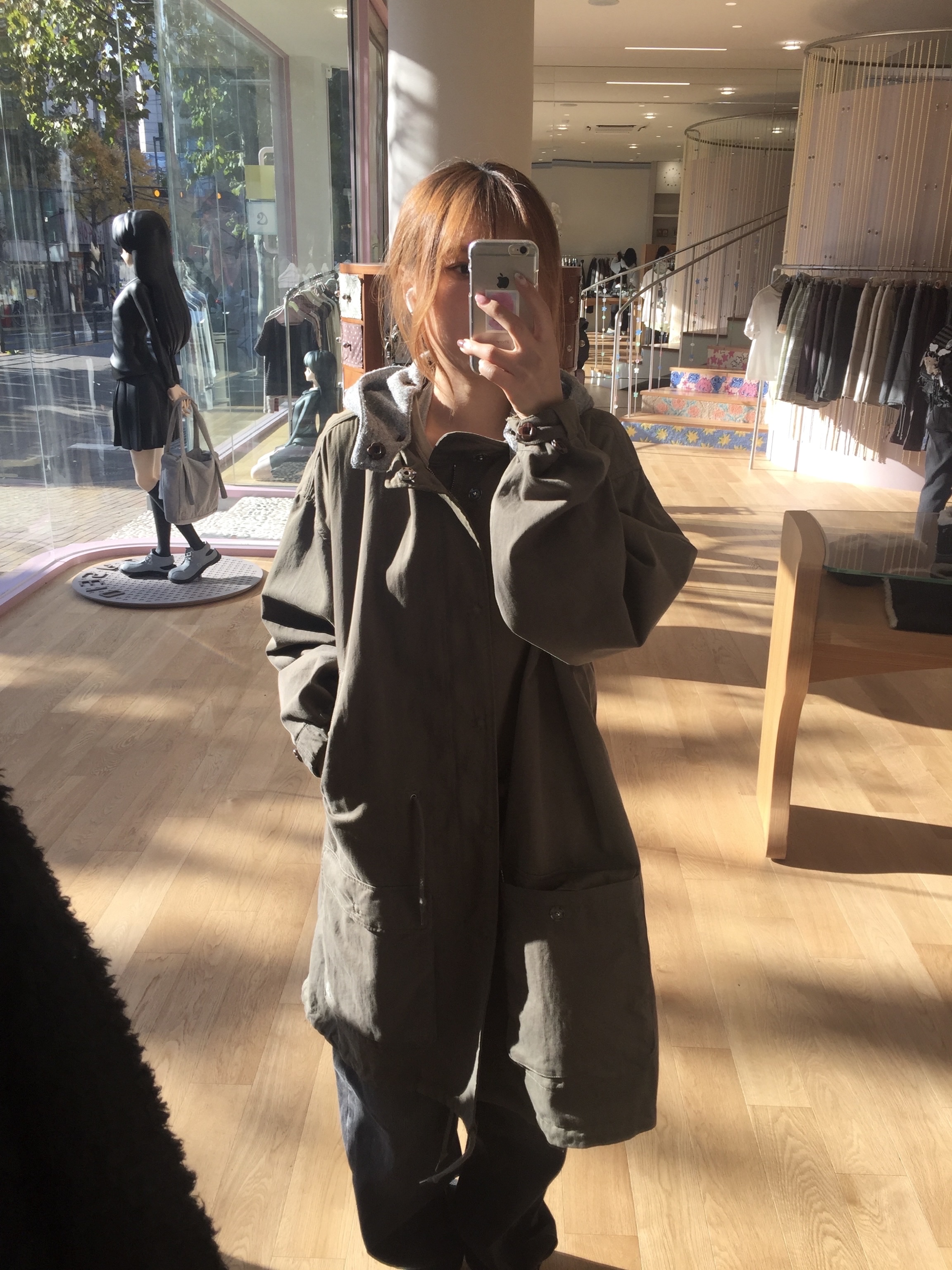COYSEIO Washed Military Jacket Mud Khaki 착용 스타일 - 3