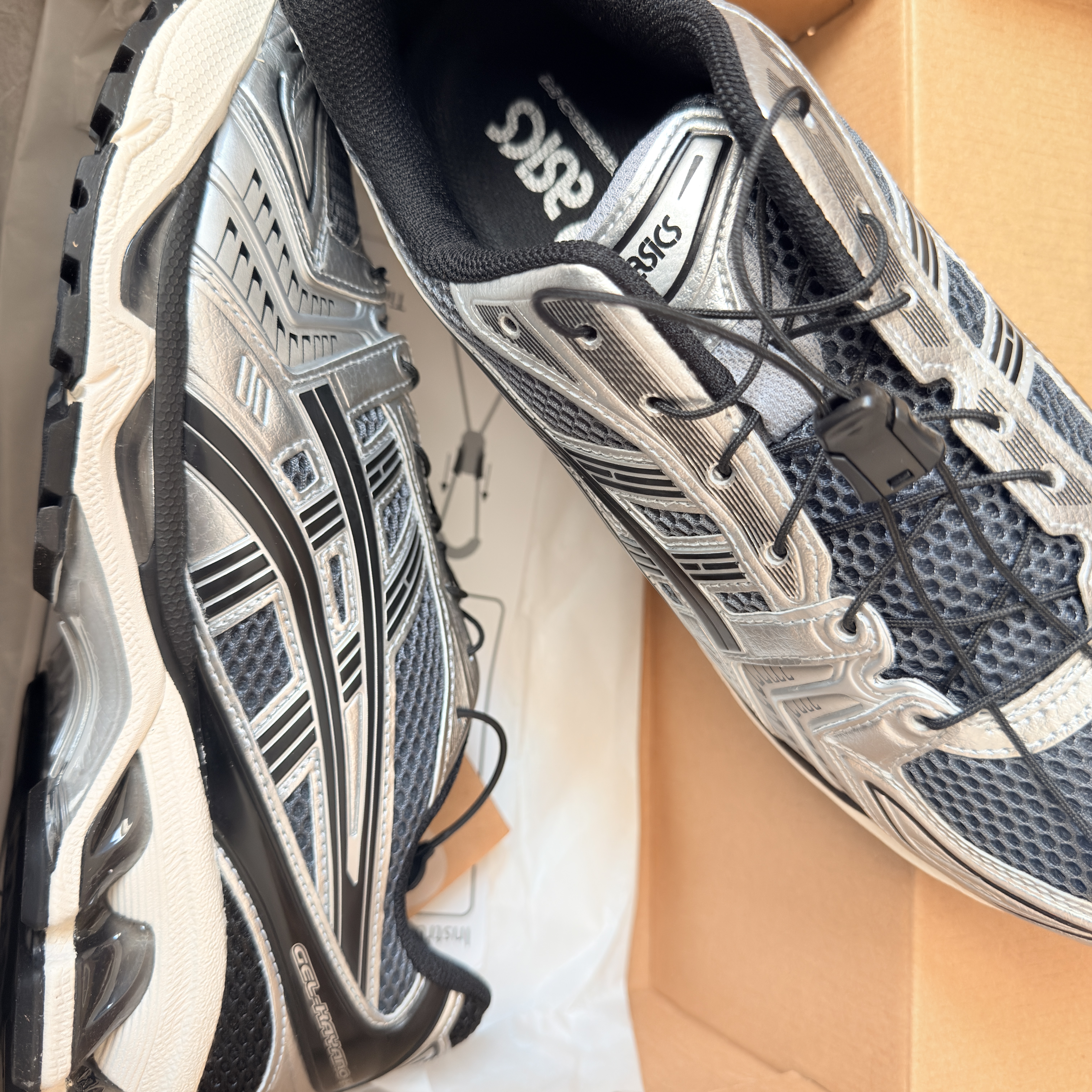 Asics Unlimited Gel-Kayano 14 Carrier Grey Black 착용 스타일 - 2