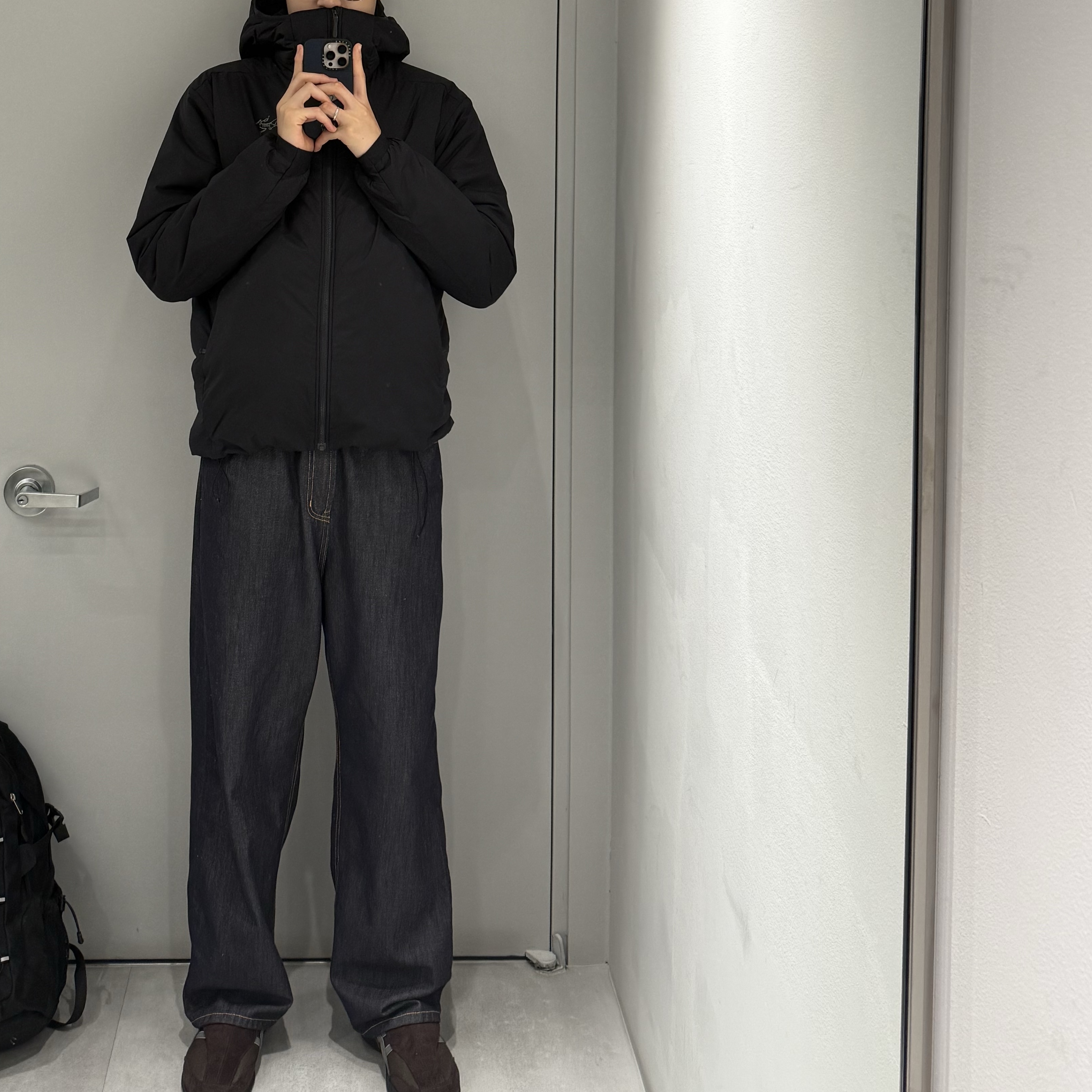 Asics Life Walker 010 Coffee - 3E Wide, Arc'teryx Atom SV Hoody Black 착용 스타일