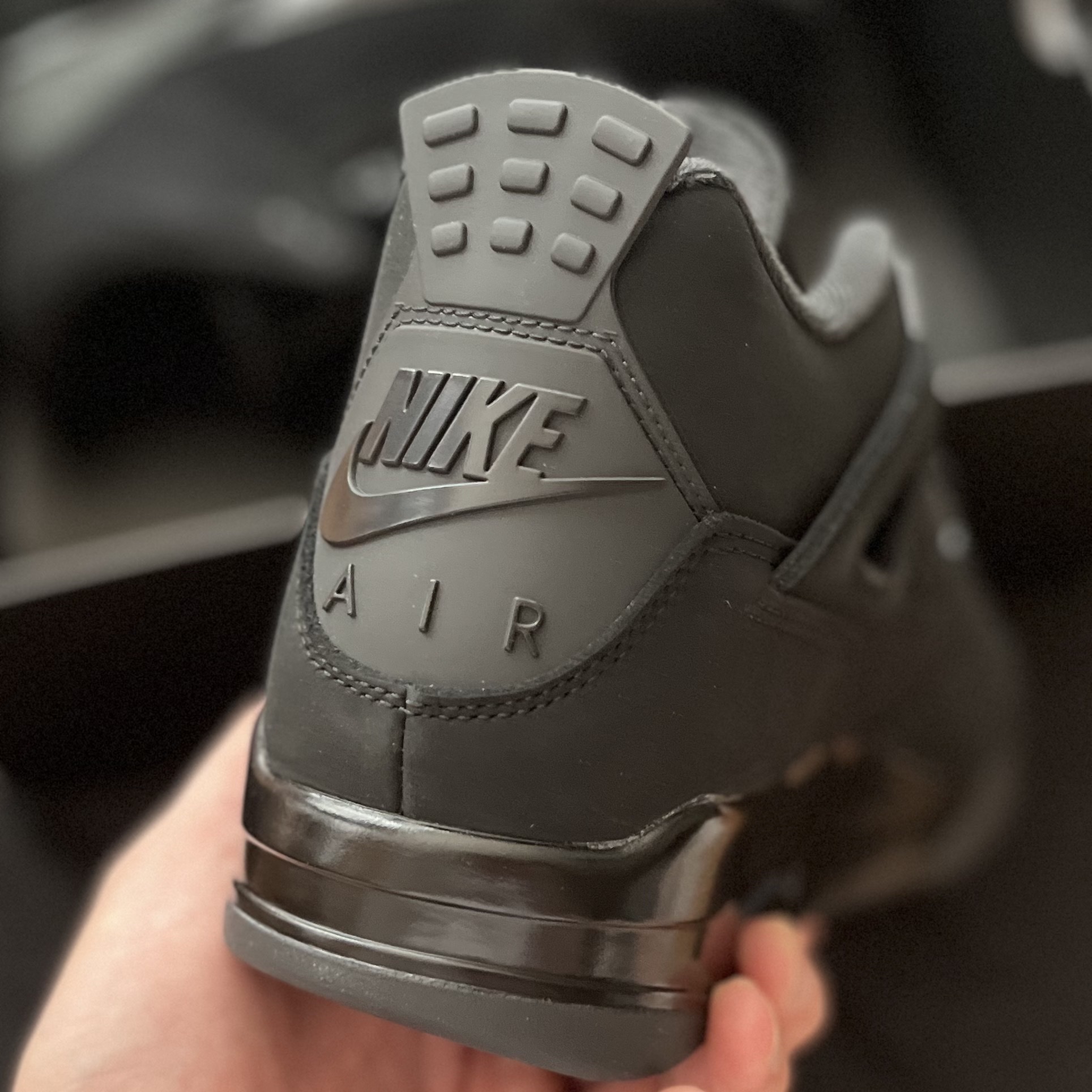 Jordan 4 Retro Black Cat 2025 착용 스타일 - 1