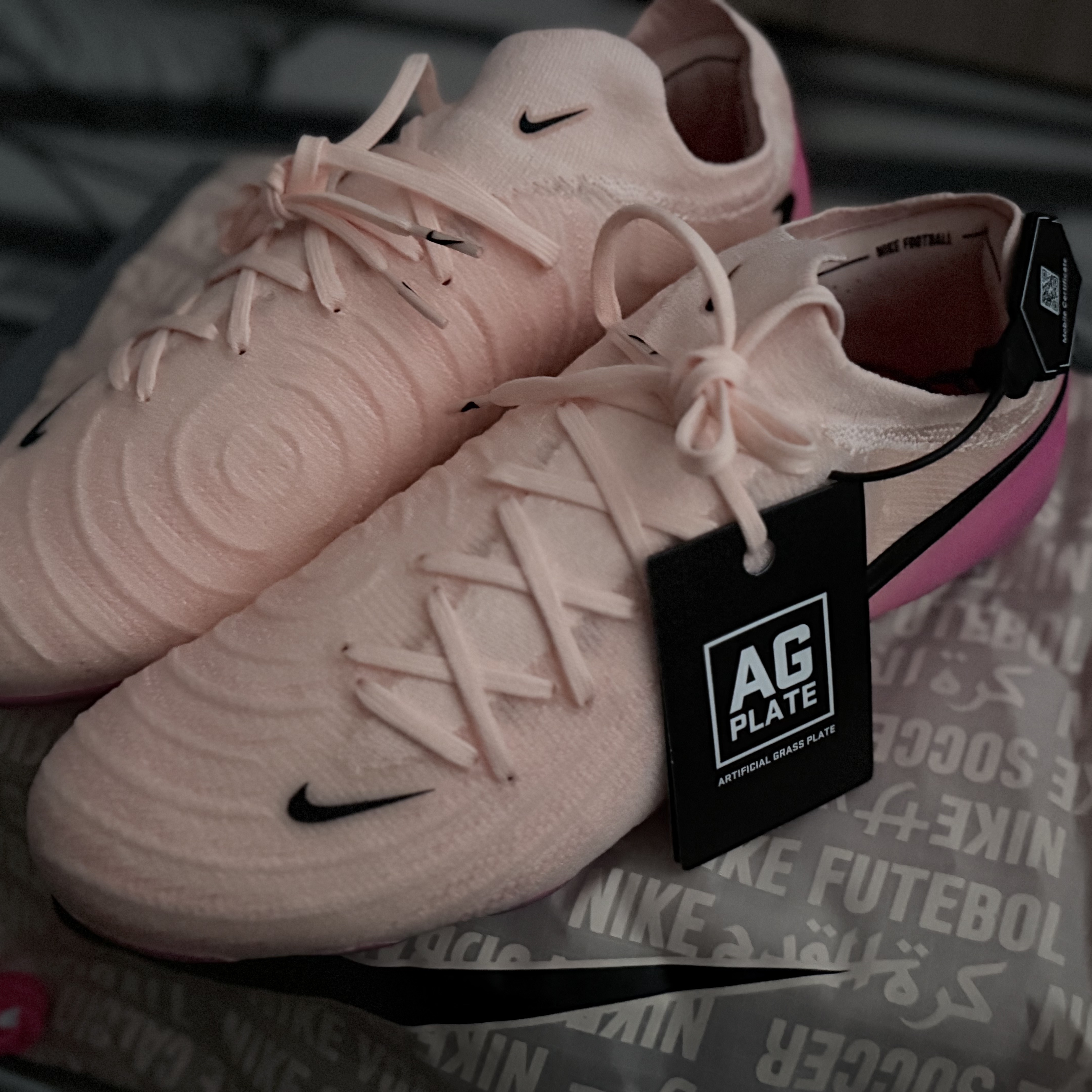 Nike Phantom GX 2 Elite AG Crimson Tint Pink Blast 착용 스타일