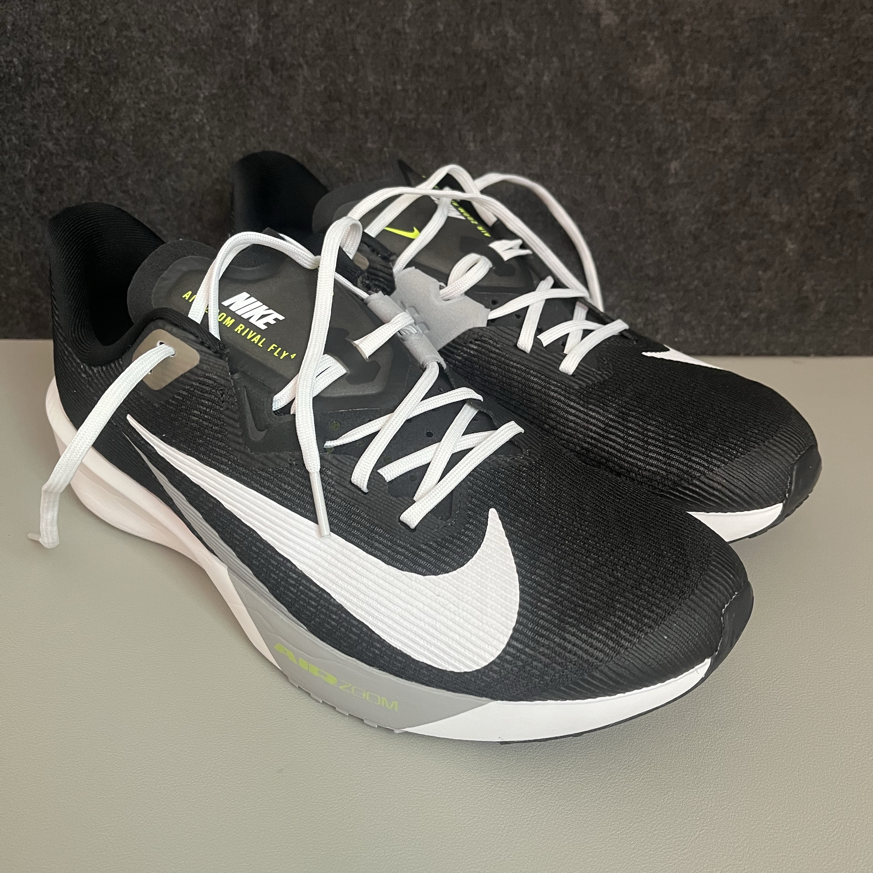 Nike Air Zoom Rival Fly 4 Black Wolf Grey 착용 스타일