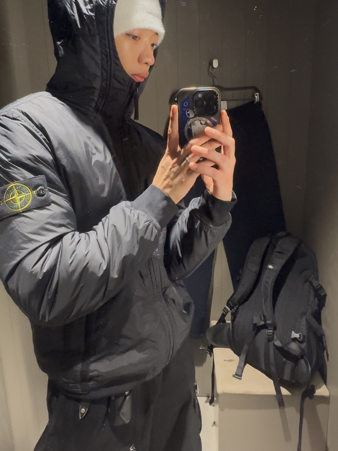 Stone Island 40823 Garment Dyed Crinkle Reps Recycled Nylon with Primaloft TC Jacket Black - 23FW 착용 스타일 - 3