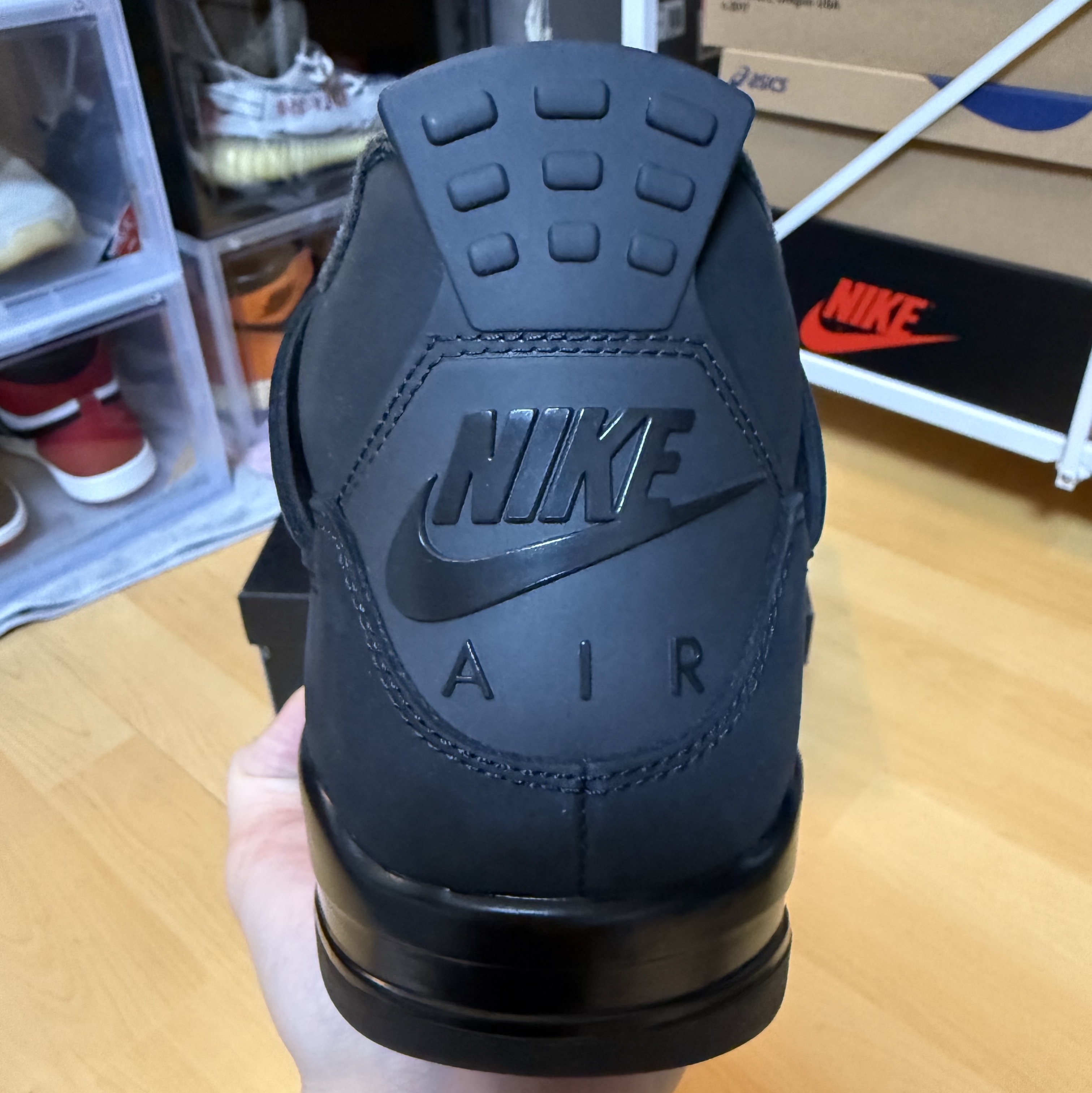 Yeezy HD-10 Grey - Korea Limited, Jordan 4 Retro Black Cat 2025 착용 스타일 - 10