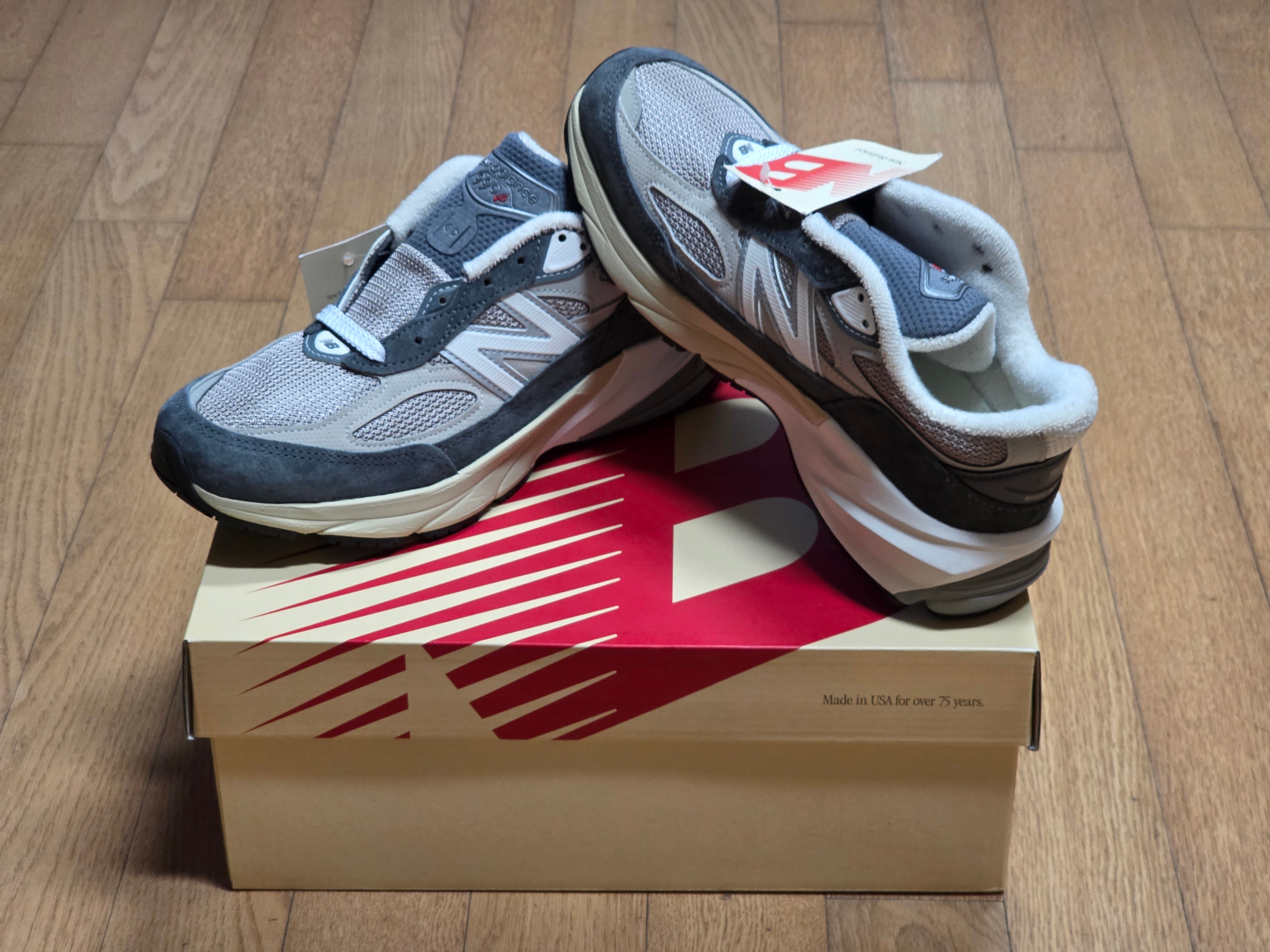 New Balance 990v6 Made in USA Castlerock Moonrock 착용 스타일 - 1