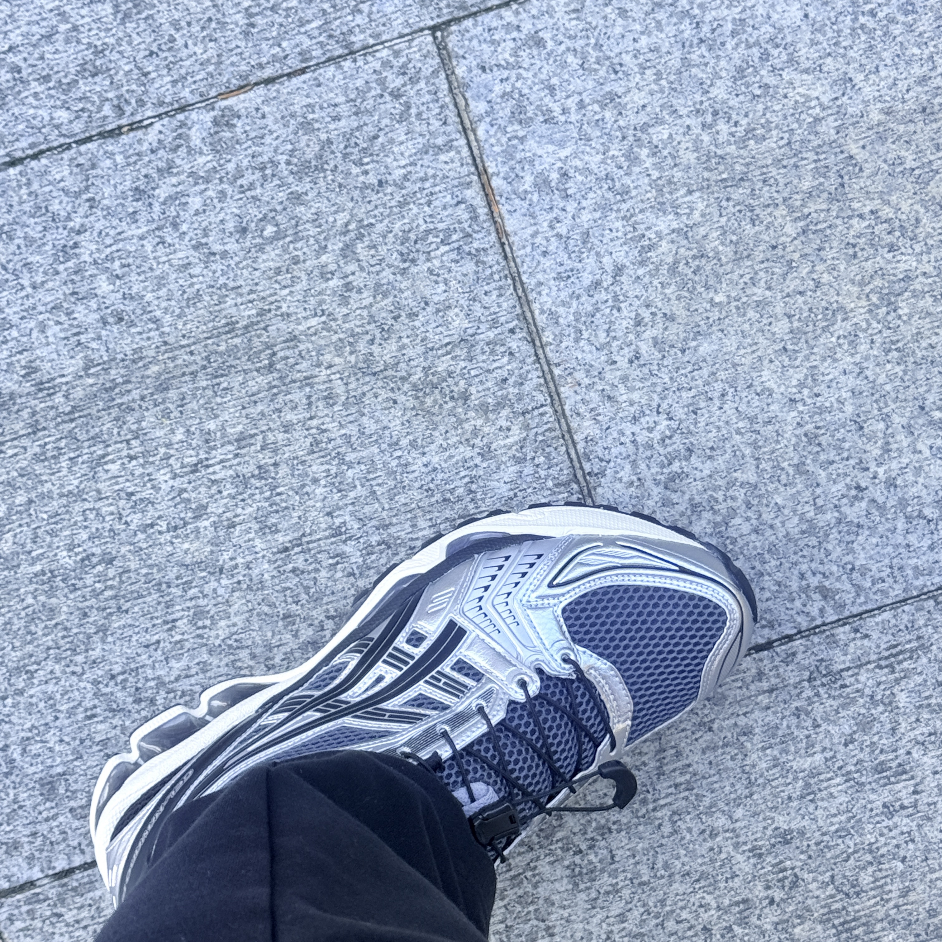Asics Unlimited Gel-Kayano 14 Carrier Grey Black 착용 스타일 - 3