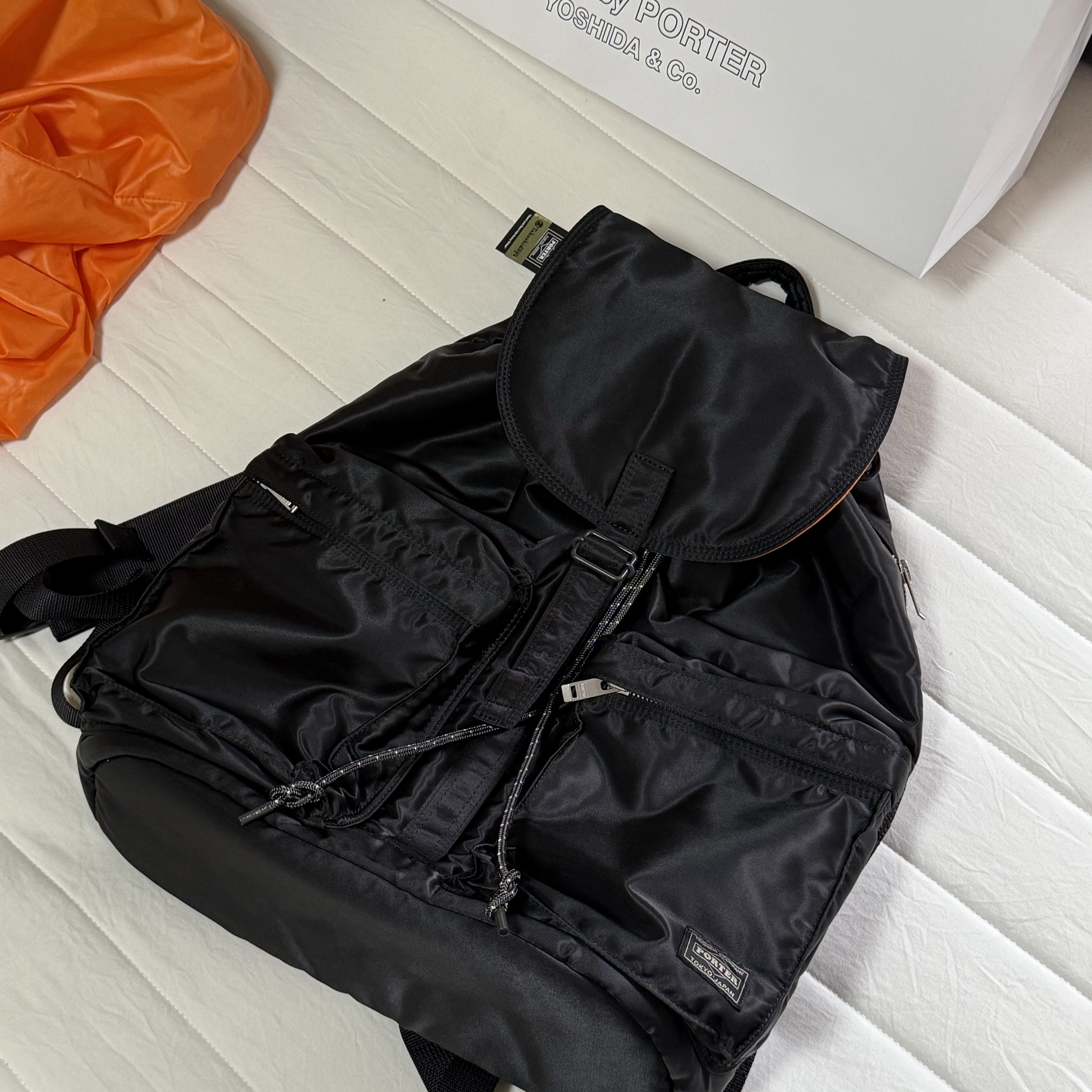 Porter All New Tanker Rucksack Black 착용 스타일 - 1