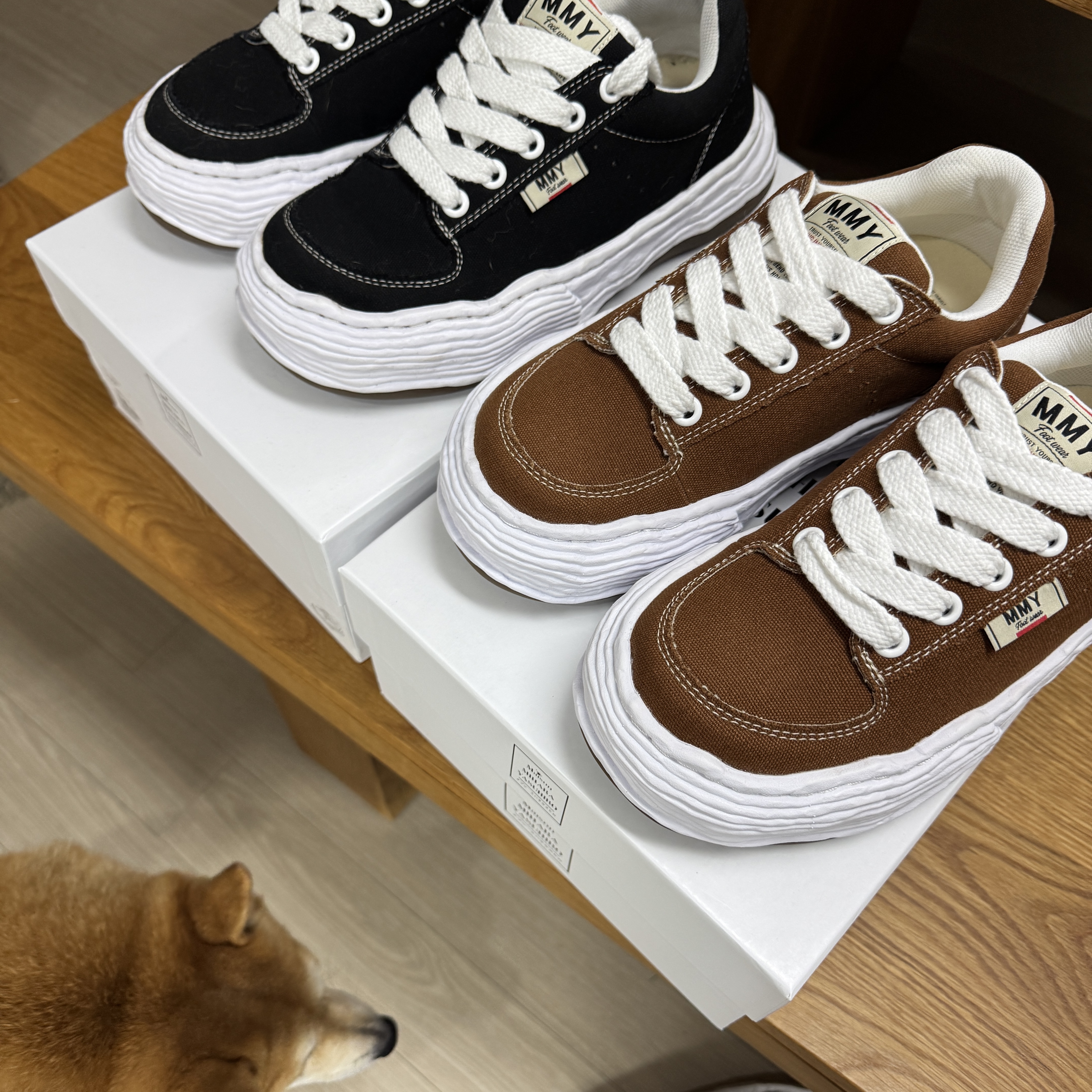 Maison Mihara Yasuhiro Oliver OG Sole Canvas Low-top Sneakers Black 착용 스타일
