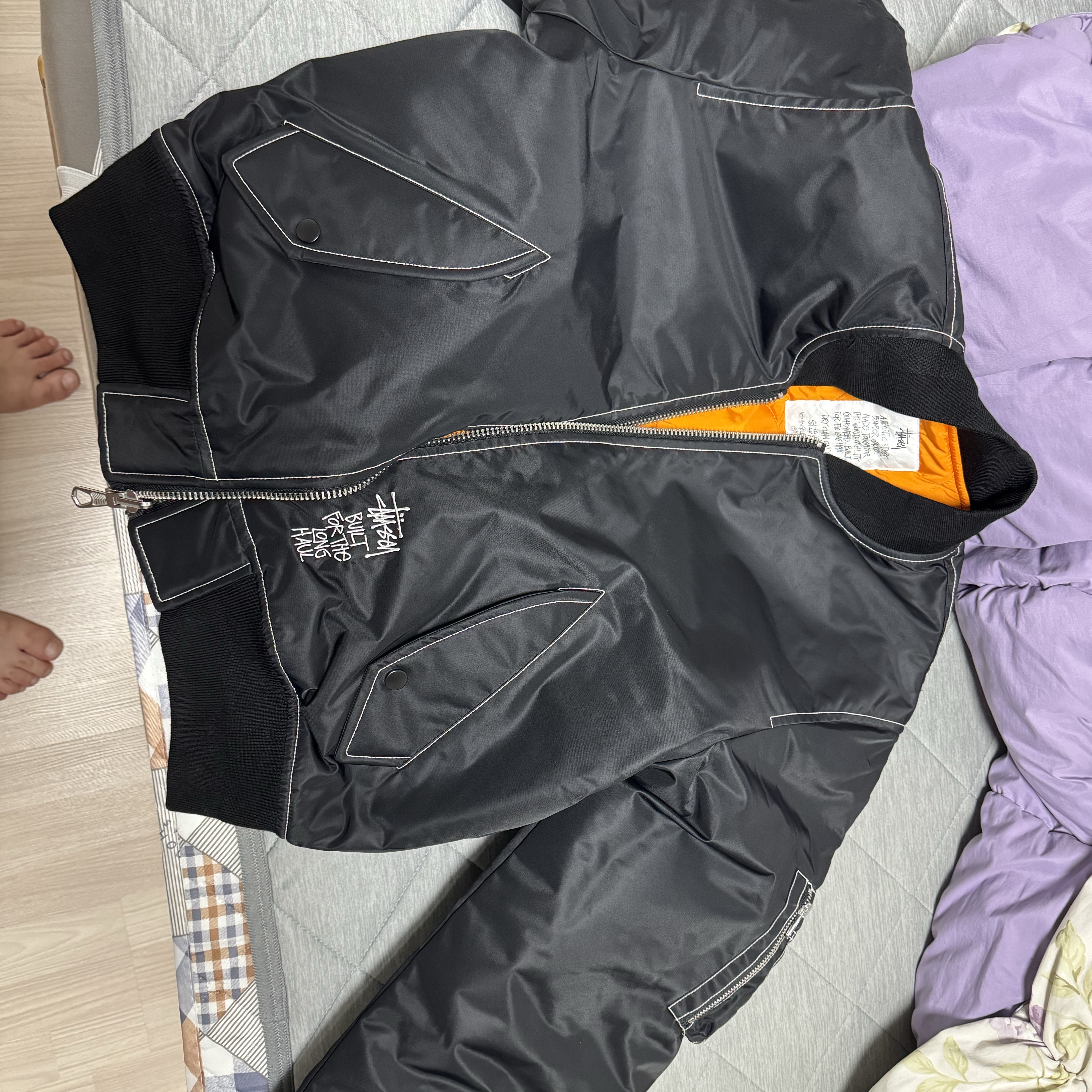 Stussy Built Reversible Bomber Jacket Black 착용 스타일