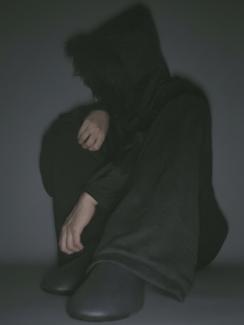 Yeezy SL-01 Black 착용 스타일