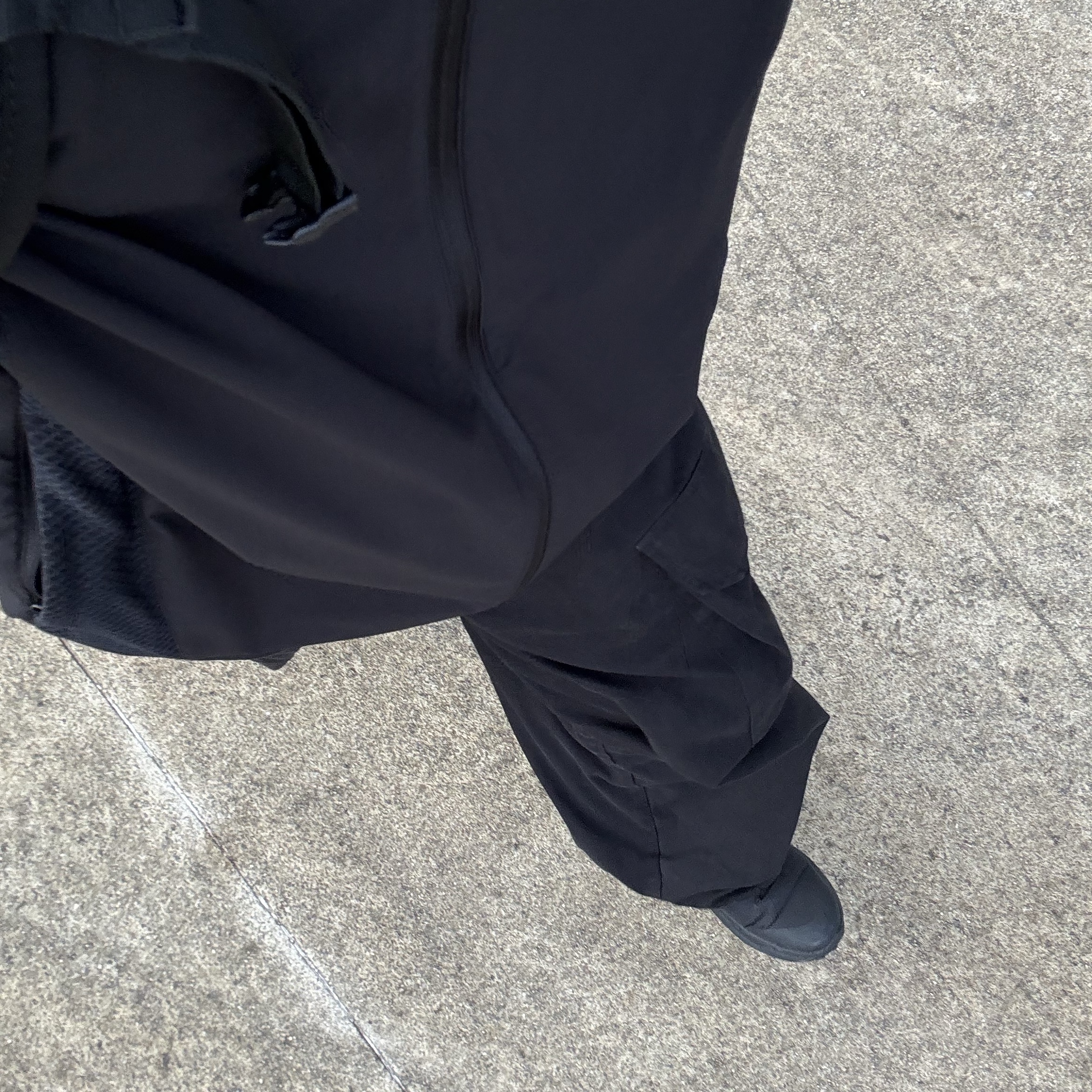 Sansan Gear Mesh Jacket Black - 25SS, Oakley Light Shield Triple Black 착용 스타일